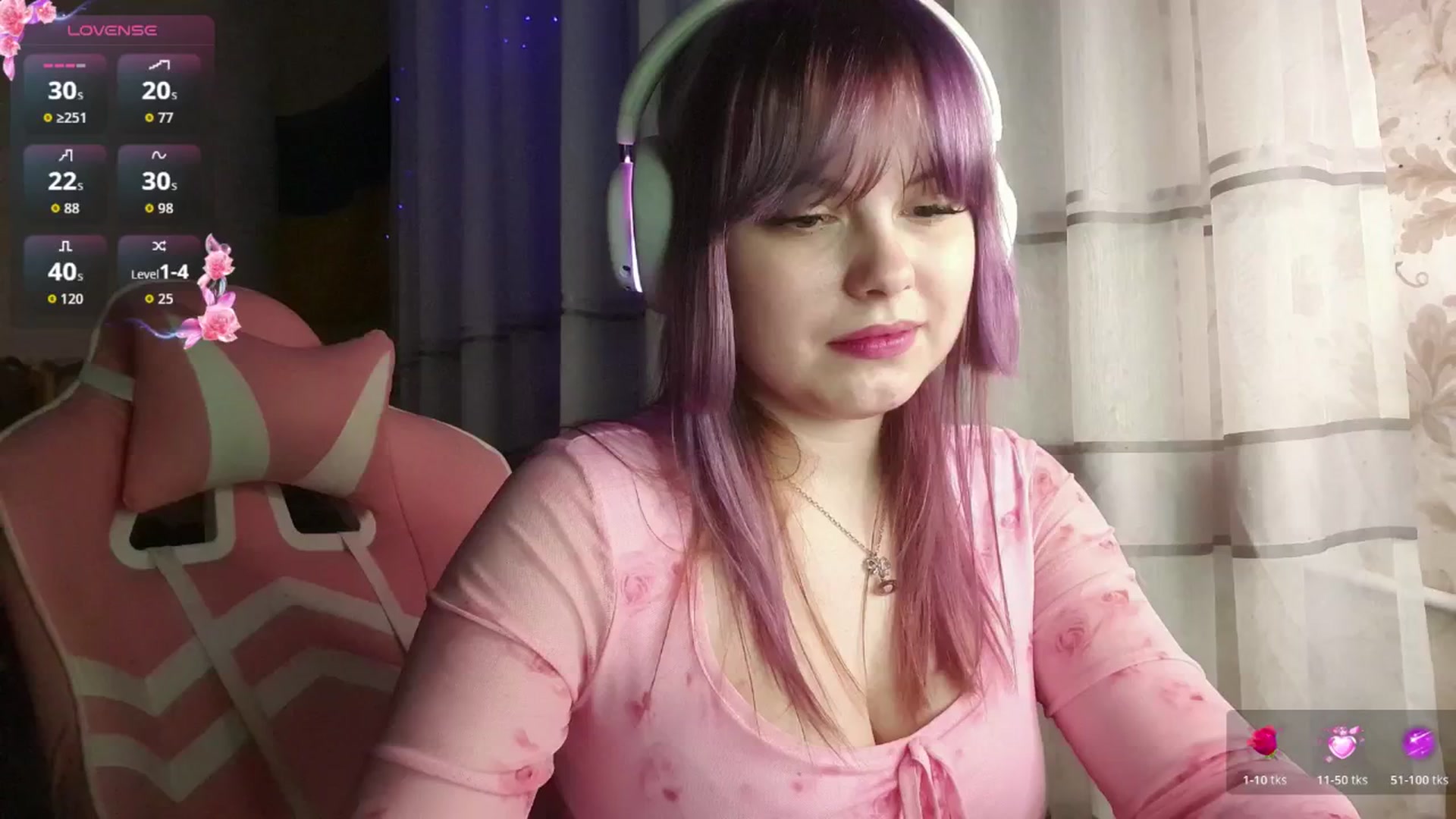 Gallery image thumbnail from LovelyKriss's myfreecams stream on, 03/03/2026, 04:12 image 12 of 20