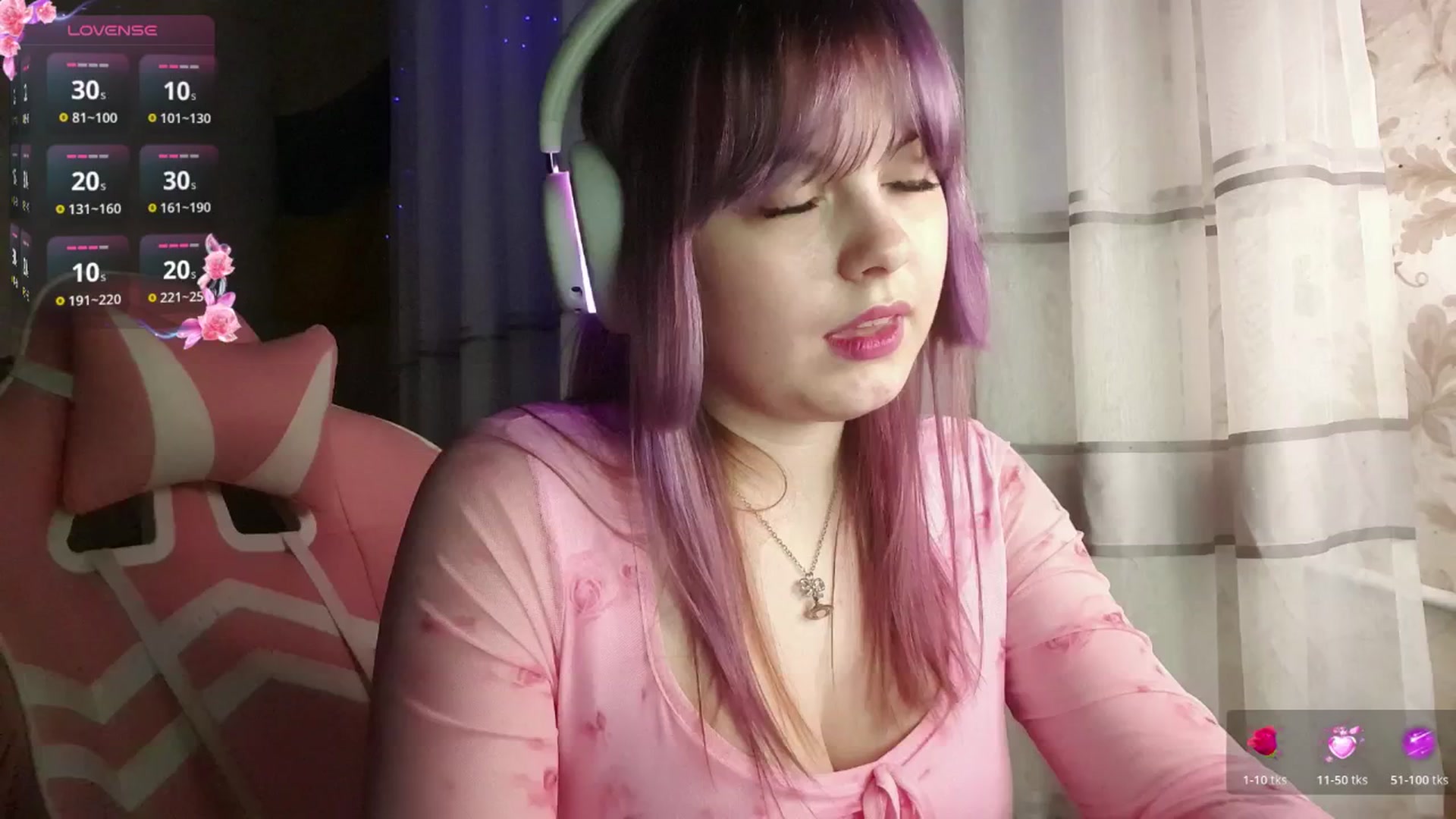Gallery image thumbnail from LovelyKriss's myfreecams stream on, 03/03/2026, 04:12 image 16 of 20