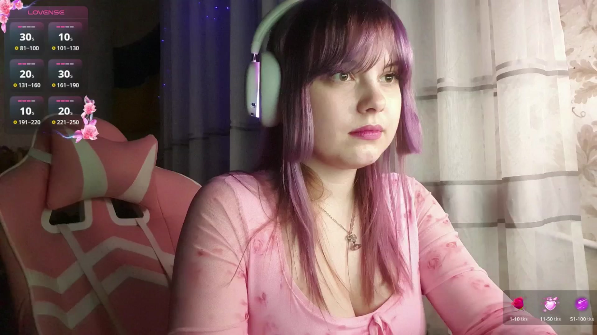 Gallery image thumbnail from LovelyKriss's myfreecams stream on, 03/03/2026, 04:12 image 11 of 20