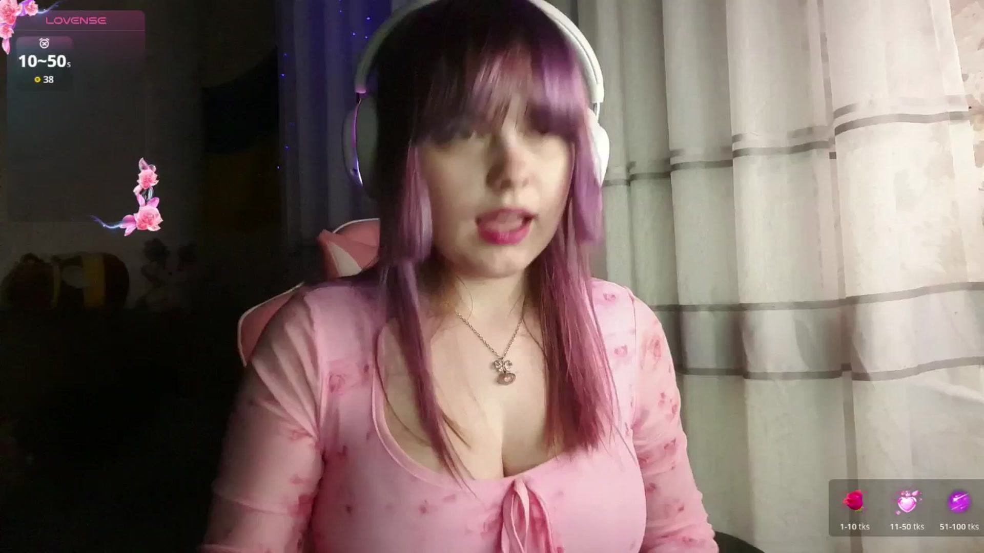 Gallery image thumbnail from LovelyKriss's myfreecams stream on, 03/03/2026, 04:12 image 2 of 20