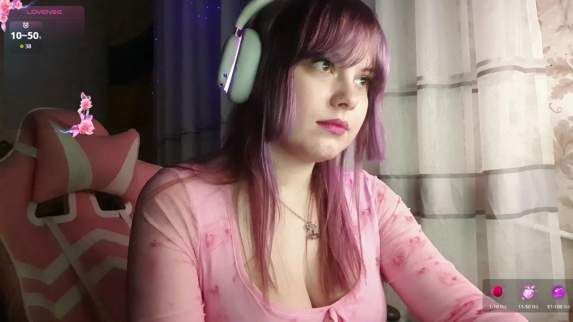 Gallery image thumbnail from LovelyKriss's myfreecams stream on, 03/03/2026, 04:12 image 8 of 20