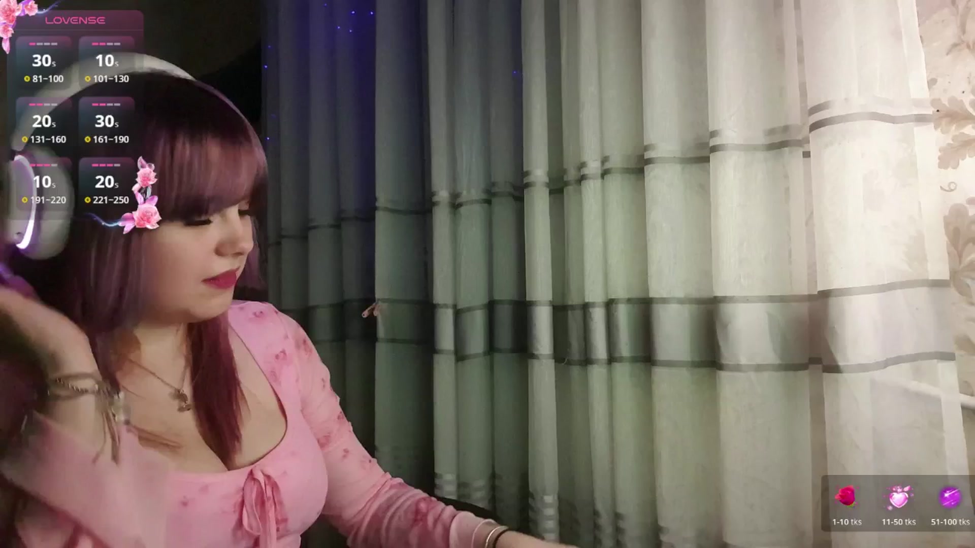 Gallery image thumbnail from LovelyKriss's myfreecams stream on, 03/03/2026, 04:12 image 4 of 20
