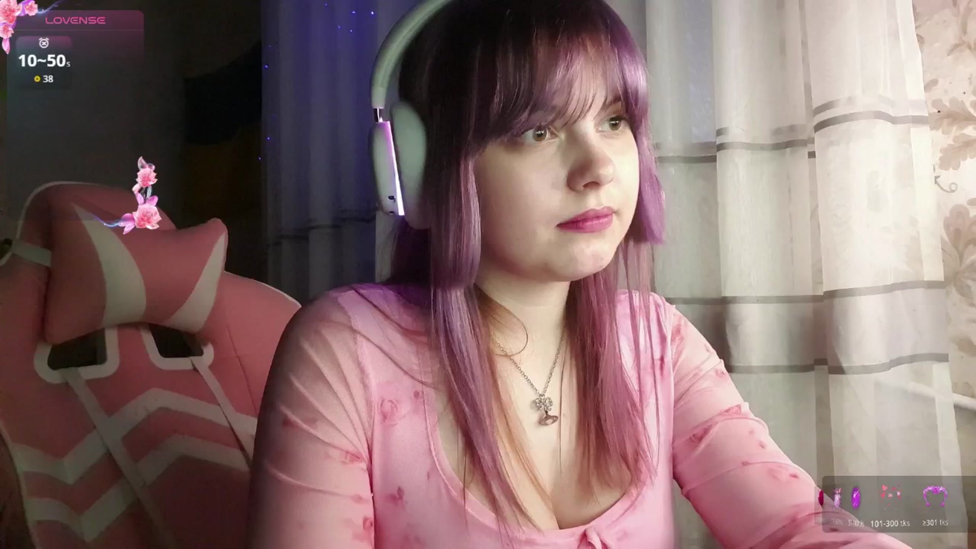 Gallery image thumbnail from LovelyKriss's myfreecams stream on, 03/03/2026, 04:12 image 20 of 20