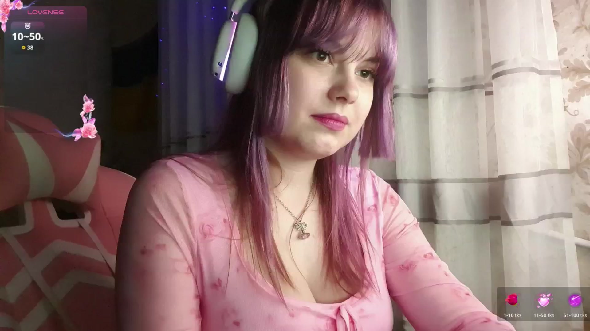 Gallery image thumbnail from LovelyKriss's myfreecams stream on, 03/03/2026, 04:12 image 13 of 20