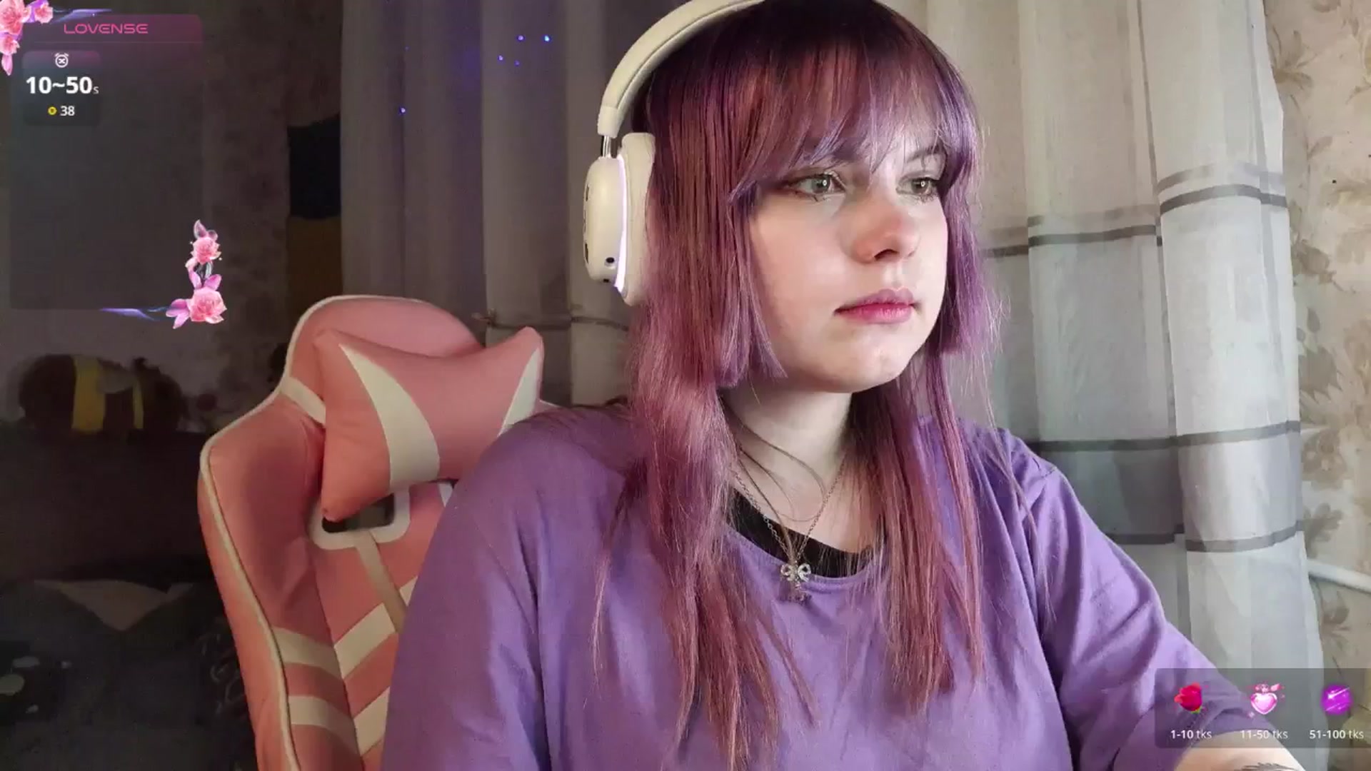 Gallery image thumbnail from LovelyKriss's myfreecams stream on, 03/05/2026, 24:03 image 1 of 20