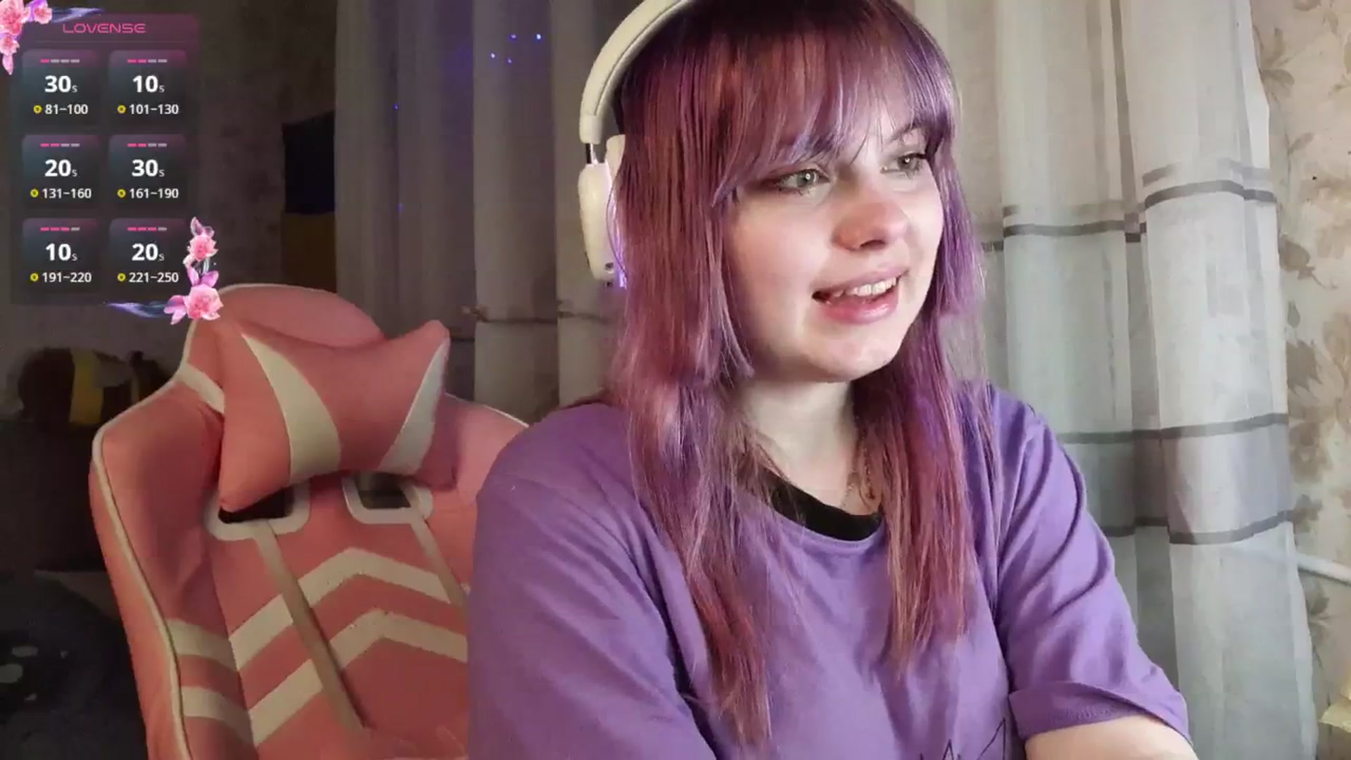 Gallery image thumbnail from LovelyKriss's myfreecams stream on, 03/05/2026, 24:03 image 11 of 20