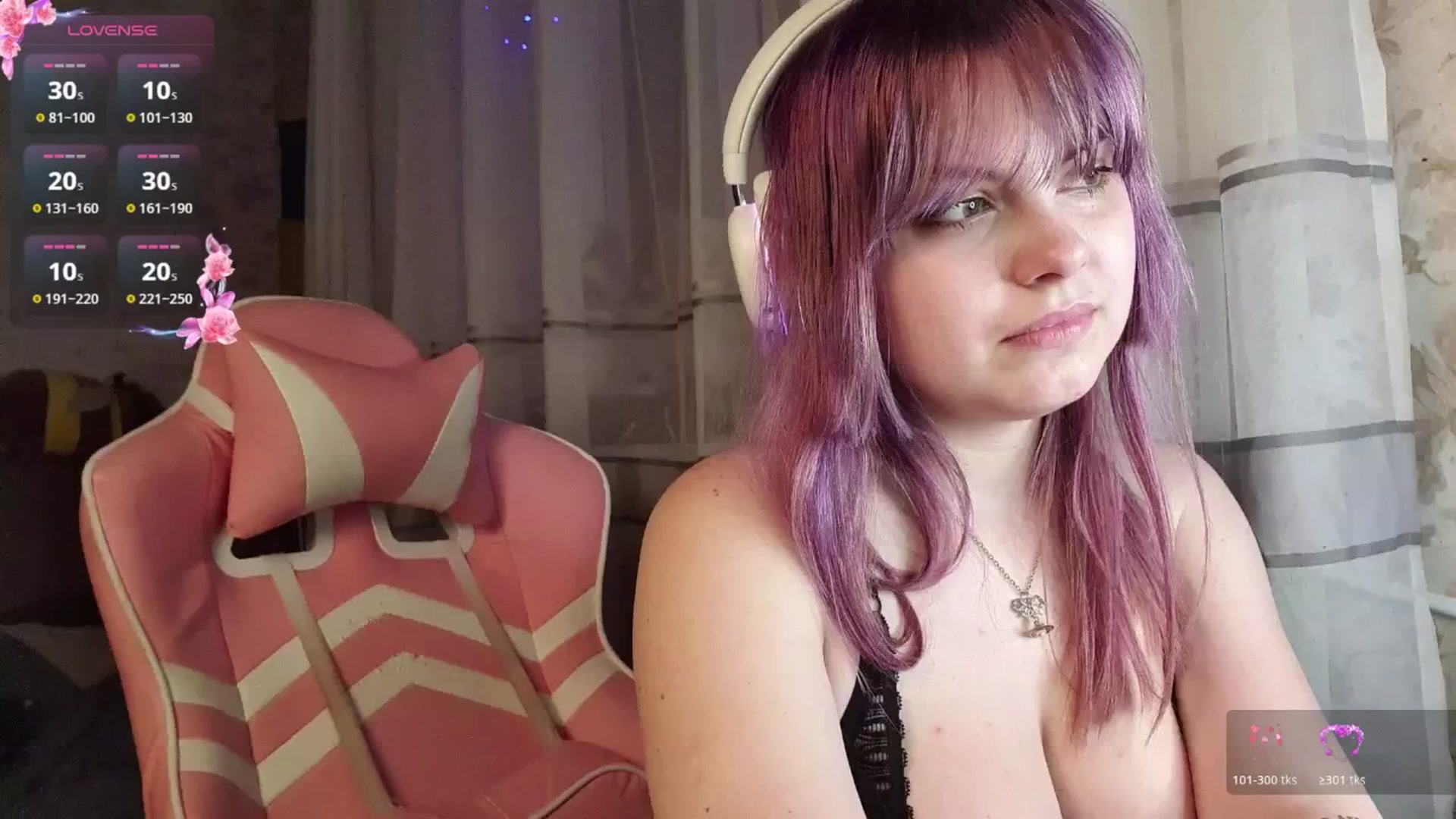 Gallery image thumbnail from LovelyKriss's myfreecams stream on, 03/05/2026, 01:08 image 9 of 20