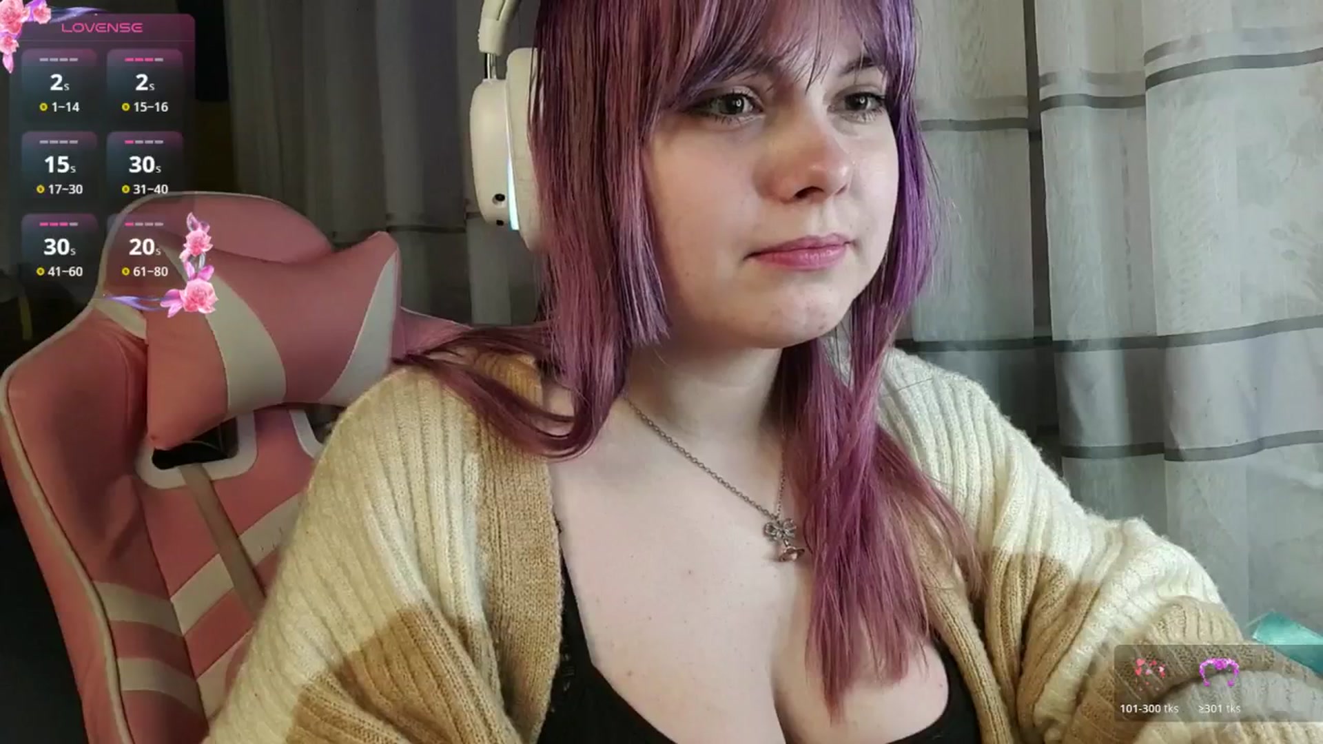 Gallery image thumbnail from LovelyKriss's myfreecams stream on, 03/06/2026, 24:22 image 14 of 20