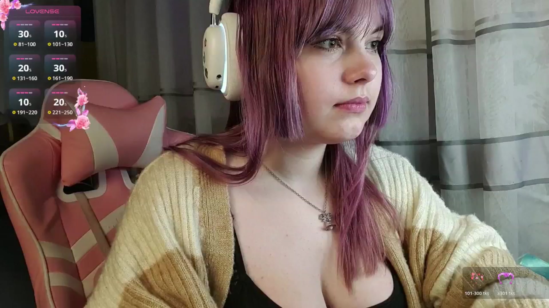 Gallery image thumbnail from LovelyKriss's myfreecams stream on, 03/06/2026, 24:22 image 11 of 20