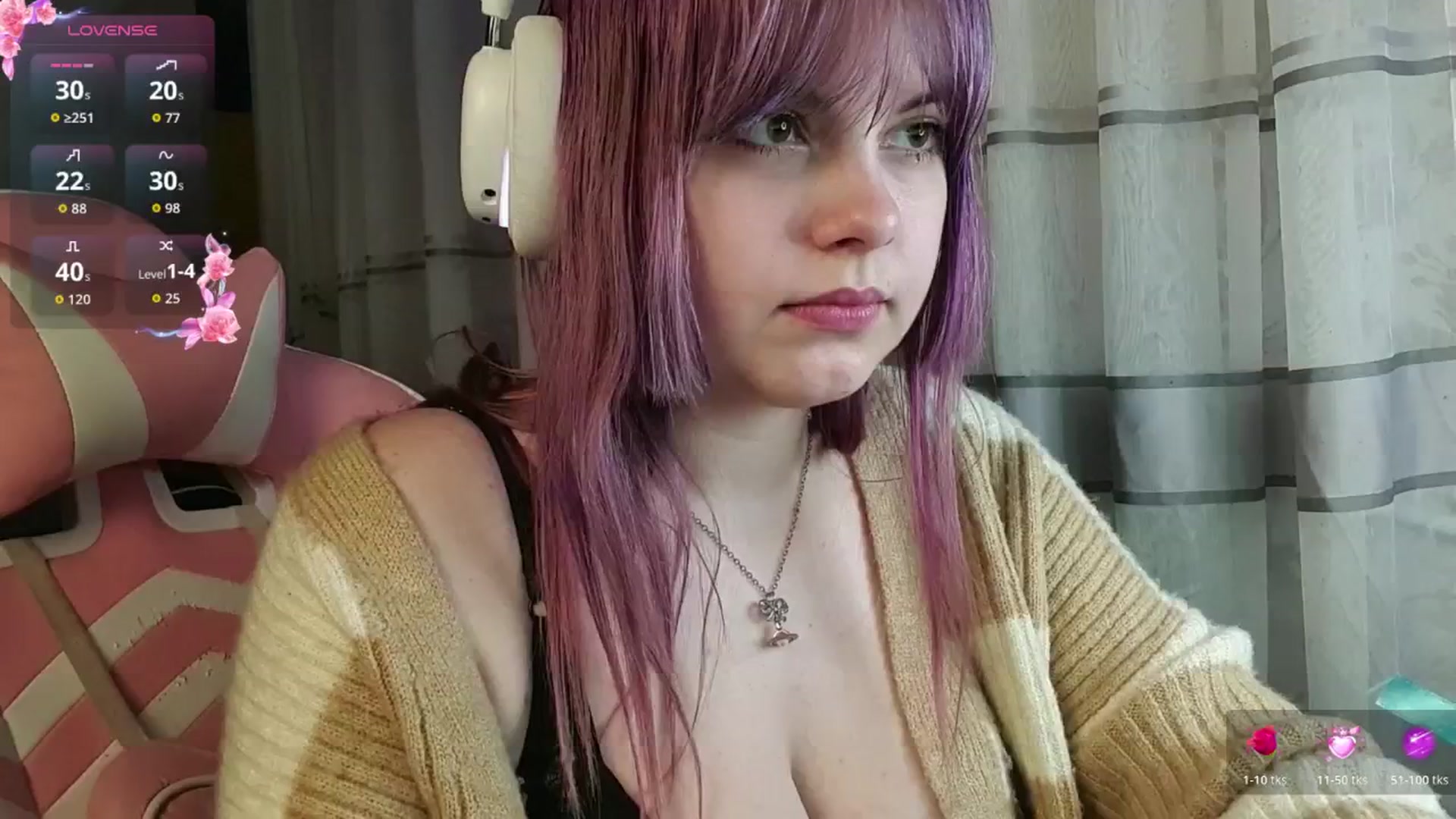 Gallery image thumbnail from LovelyKriss's myfreecams stream on, 03/06/2026, 24:22 image 7 of 20