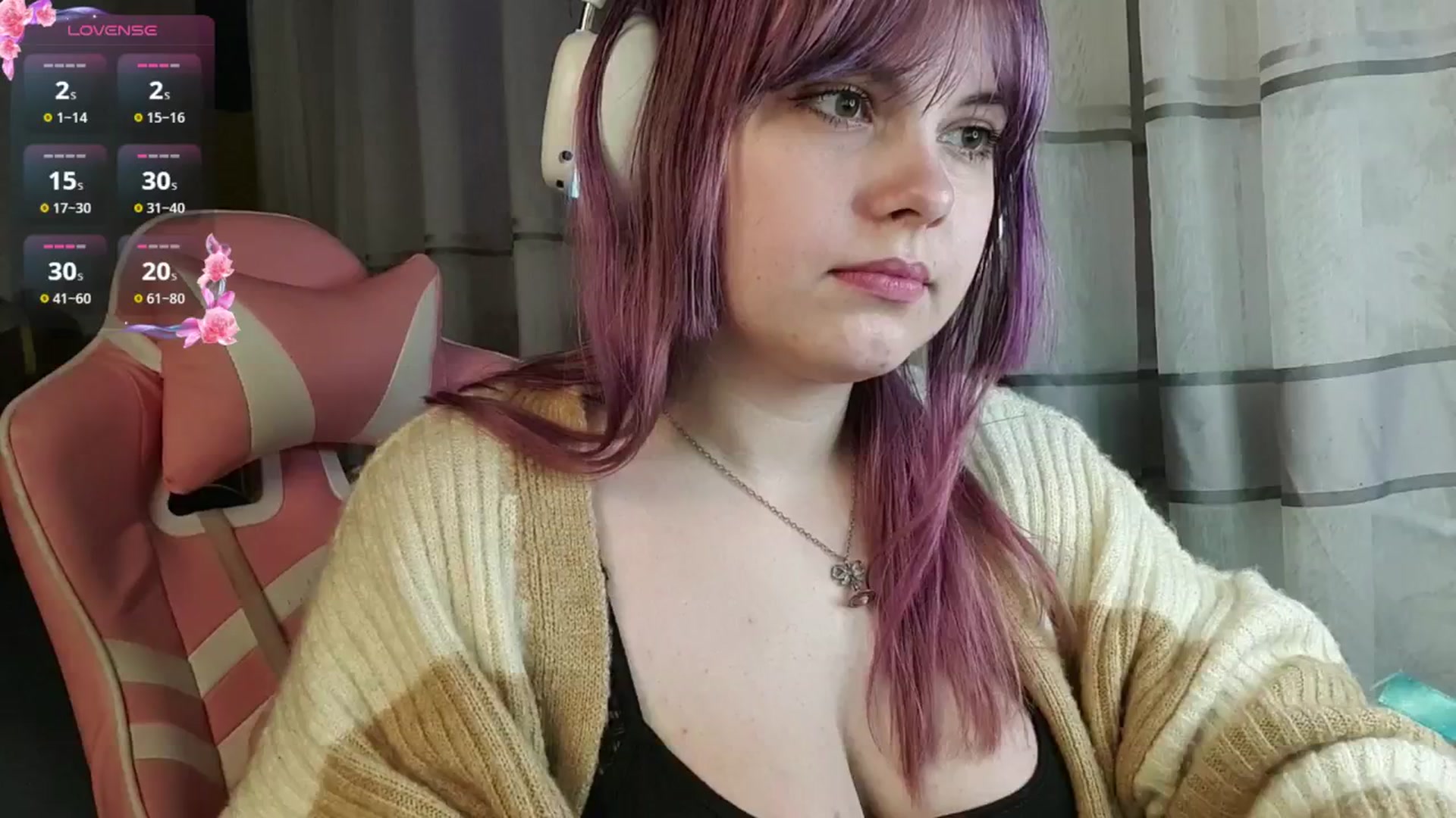Gallery image thumbnail from LovelyKriss's myfreecams stream on, 03/06/2026, 24:22 image 10 of 20
