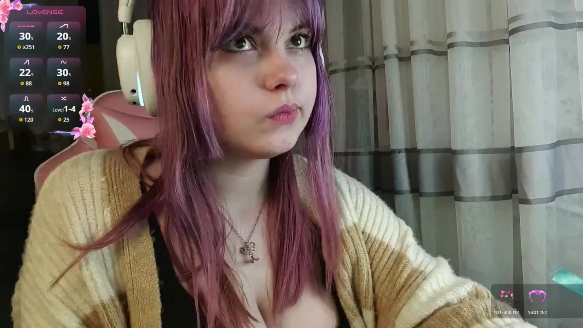 Gallery image thumbnail from LovelyKriss's myfreecams stream on, 03/06/2026, 01:25 image 6 of 20