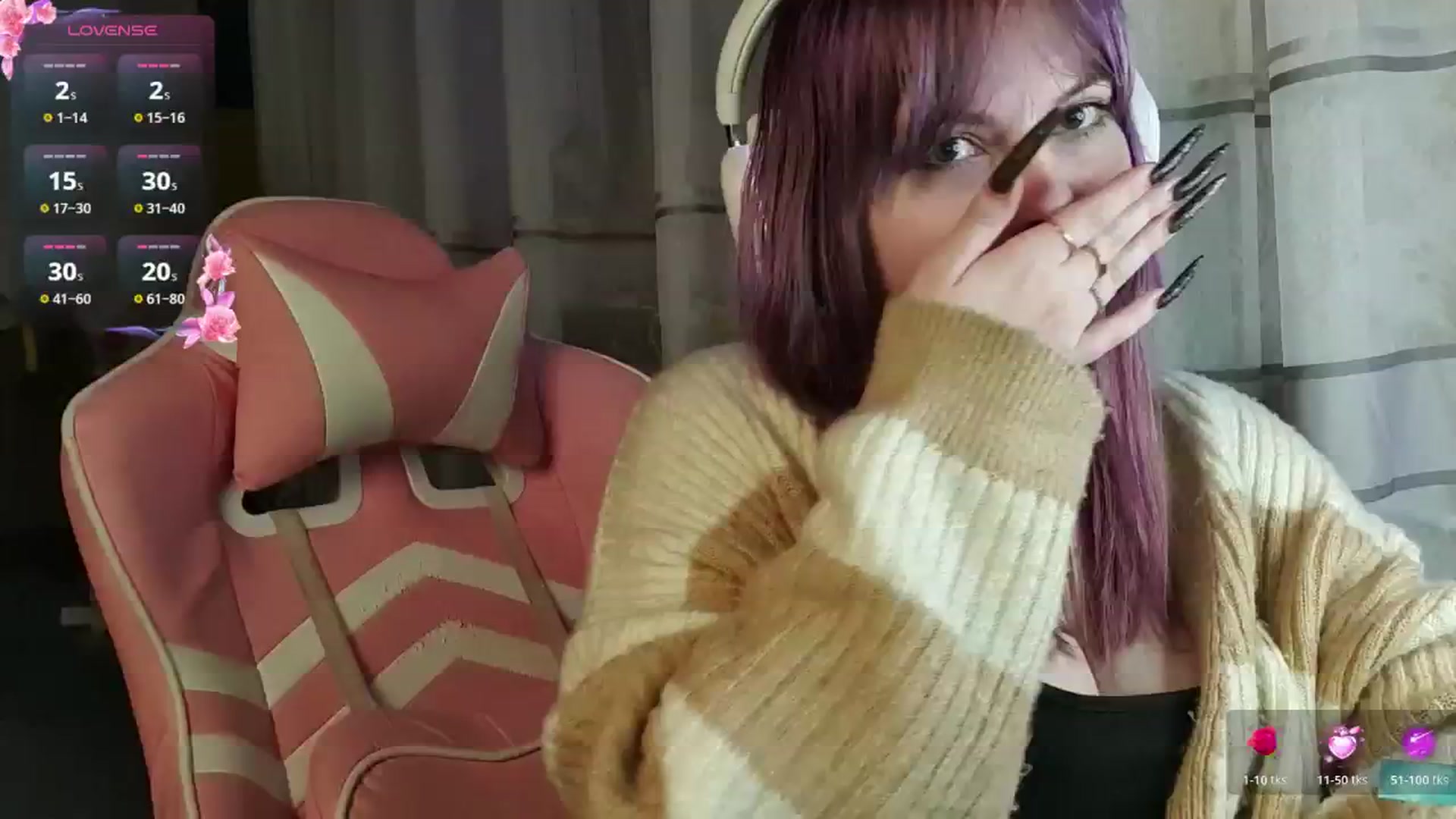 Gallery image thumbnail from LovelyKriss's myfreecams stream on, 03/06/2026, 01:25 image 13 of 20