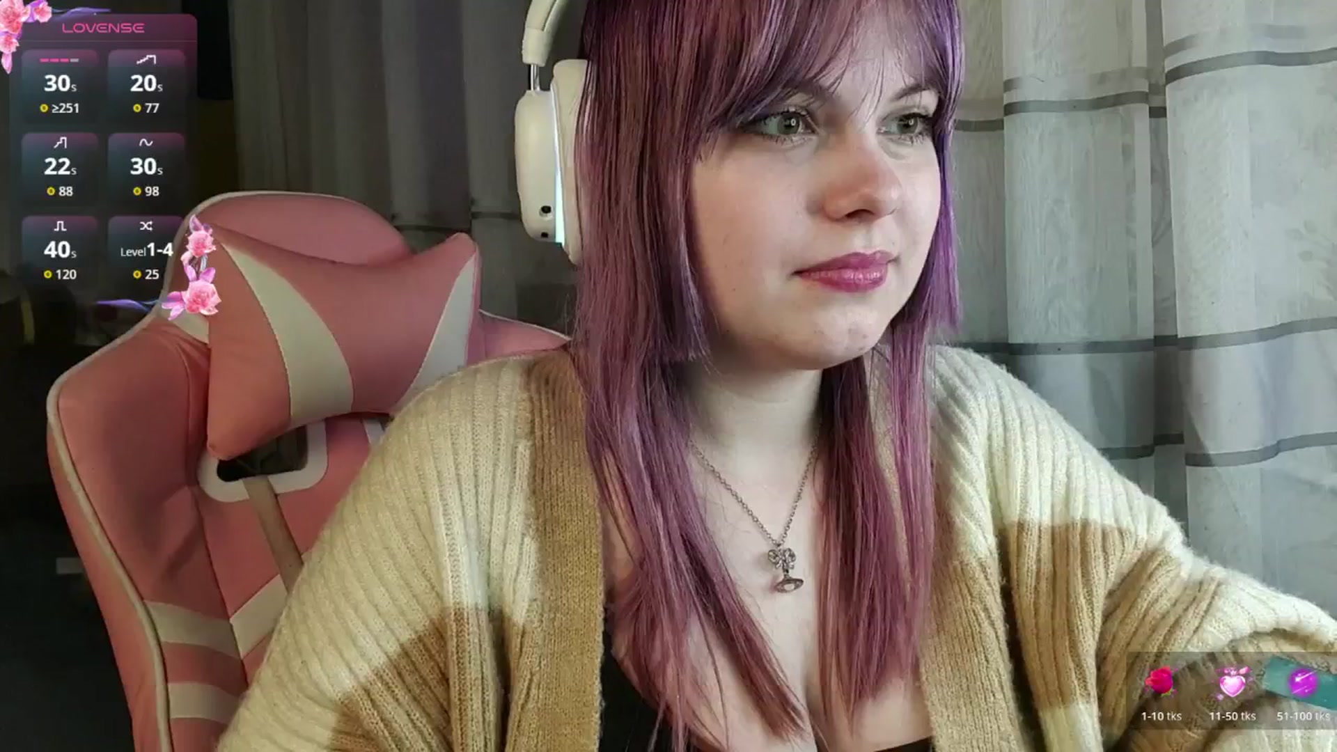 Gallery image thumbnail from LovelyKriss's myfreecams stream on, 03/06/2026, 01:25 image 15 of 20