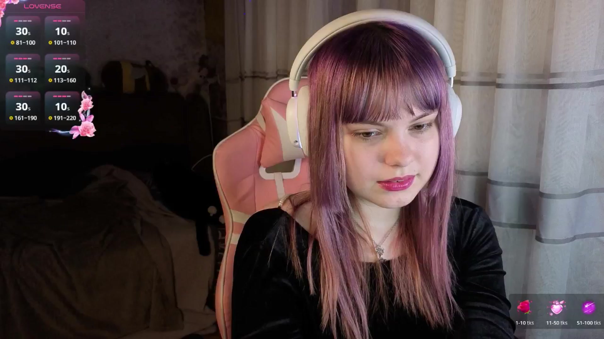 Gallery image thumbnail from LovelyKriss's myfreecams stream on, 03/08/2026, 01:24 image 17 of 20
