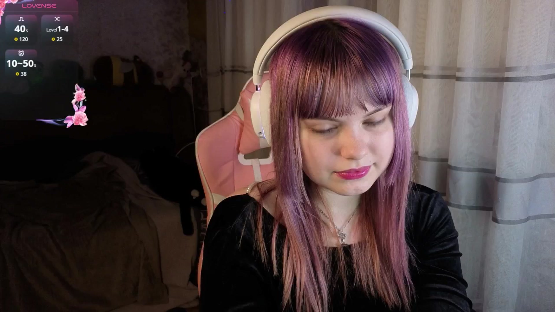 Gallery image thumbnail from LovelyKriss's myfreecams stream on, 03/08/2026, 01:24 image 16 of 20