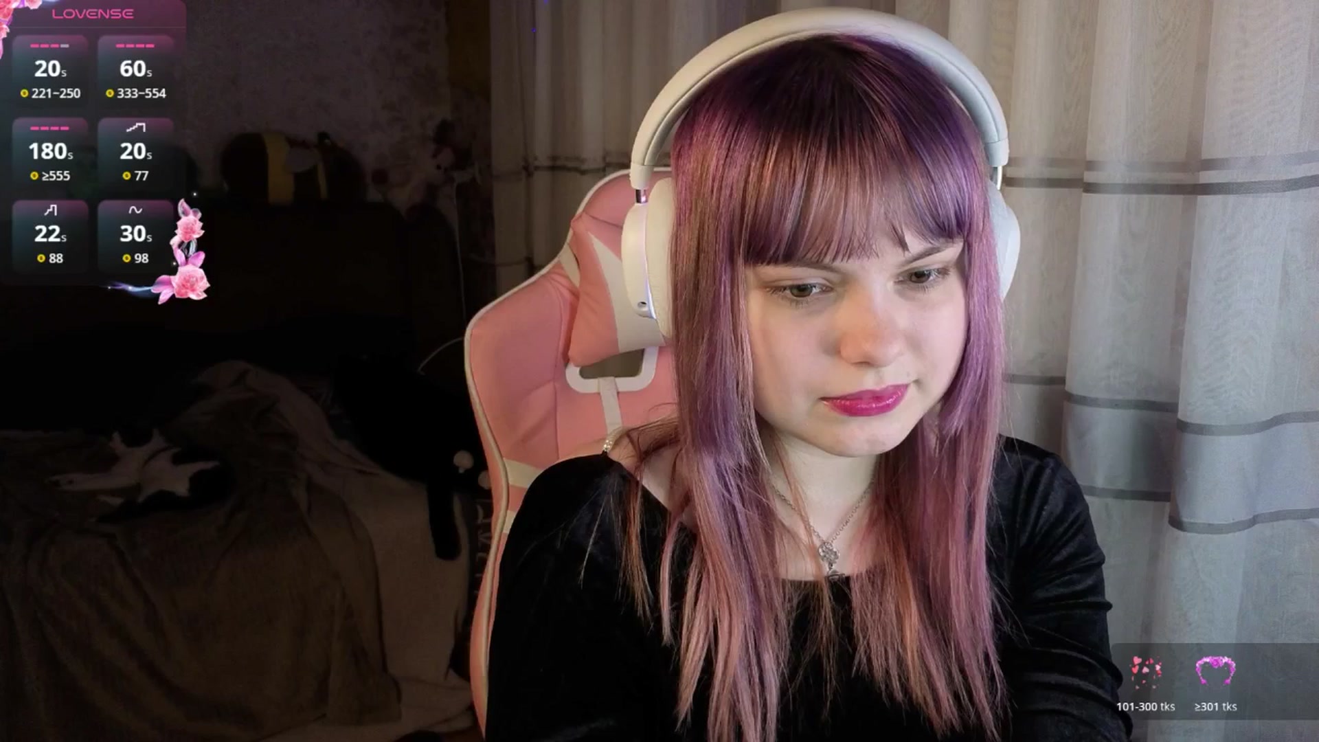 Gallery image thumbnail from LovelyKriss's myfreecams stream on, 03/08/2026, 01:24 image 15 of 20