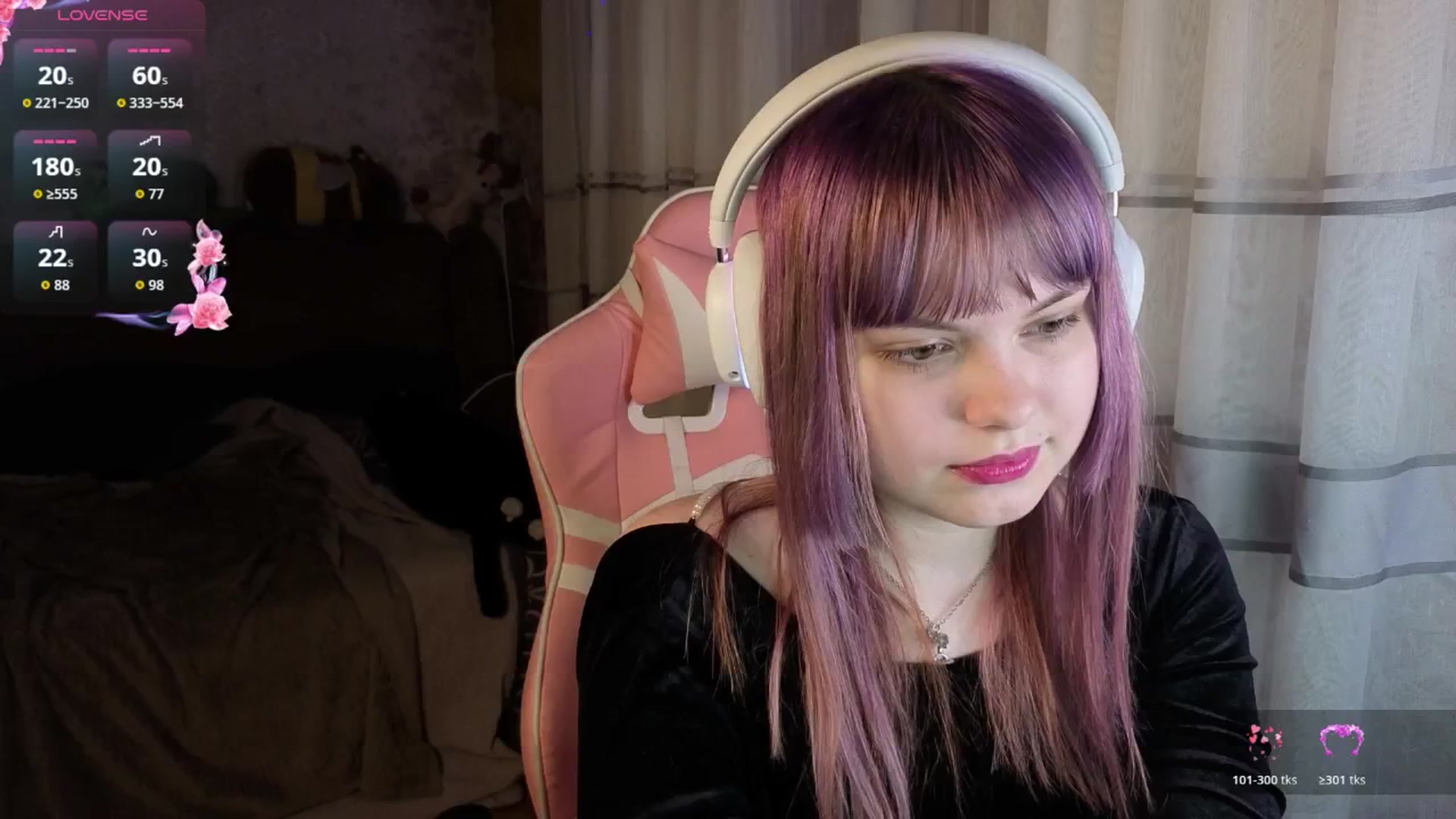 Gallery image thumbnail from LovelyKriss's myfreecams stream on, 03/08/2026, 01:24 image 18 of 20