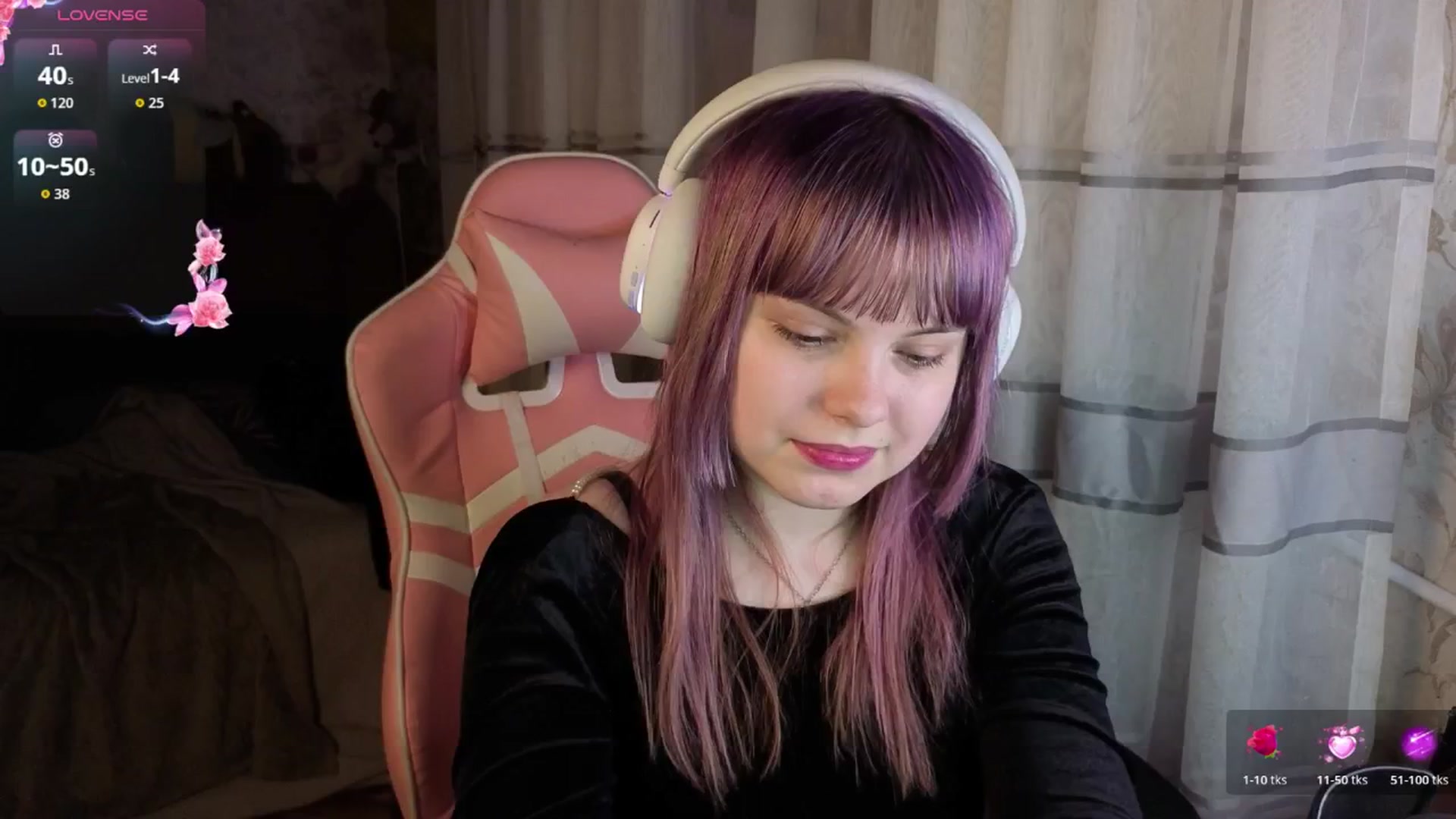 Gallery image thumbnail from LovelyKriss's myfreecams stream on, 03/08/2026, 02:26 image 9 of 20