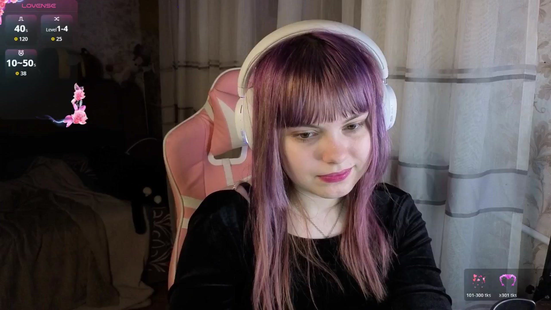 Gallery image thumbnail from LovelyKriss's myfreecams stream on, 03/08/2026, 02:26 image 12 of 20