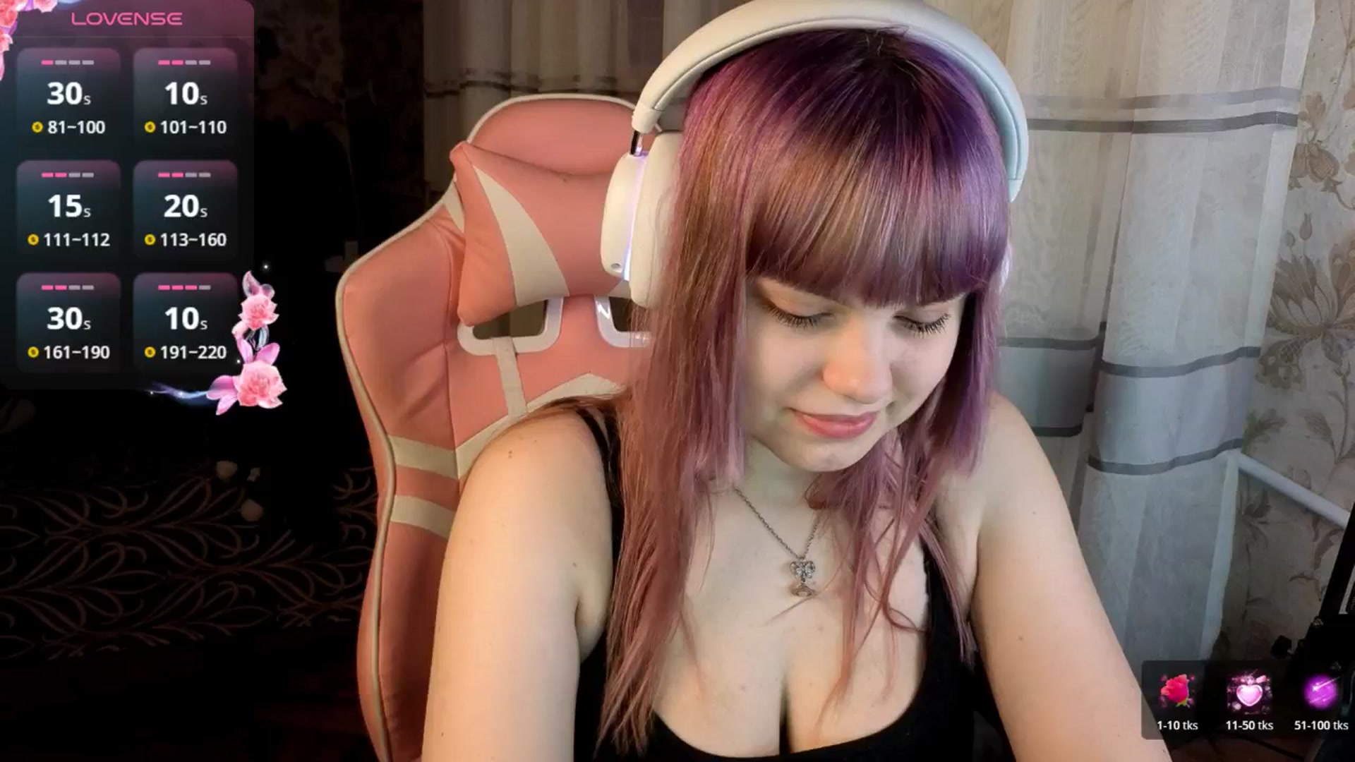 Gallery image thumbnail from LovelyKriss's myfreecams stream on, 03/11/2026, 24:05 image 4 of 20