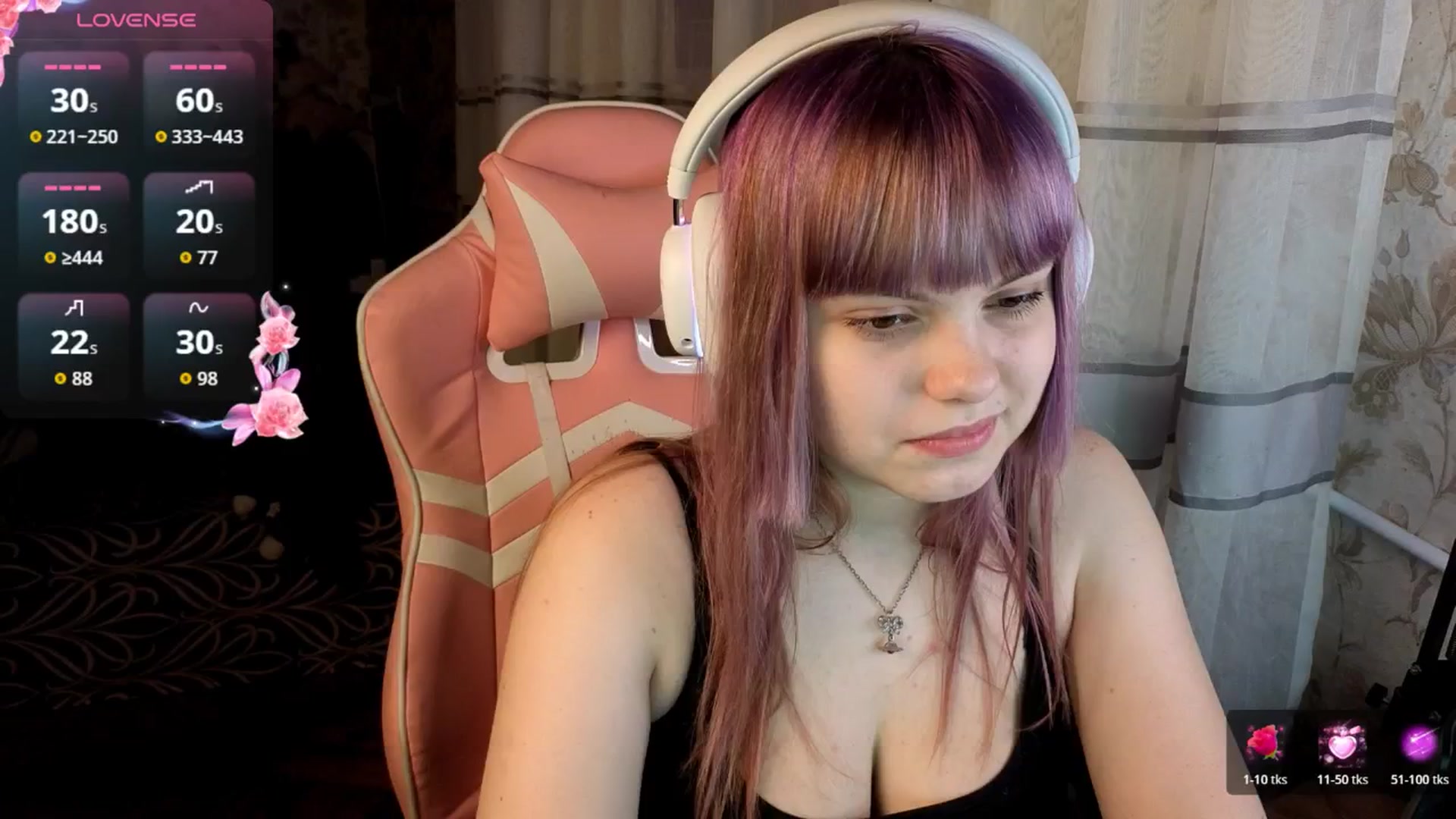 Gallery image thumbnail from LovelyKriss's myfreecams stream on, 03/11/2026, 24:05 image 6 of 20