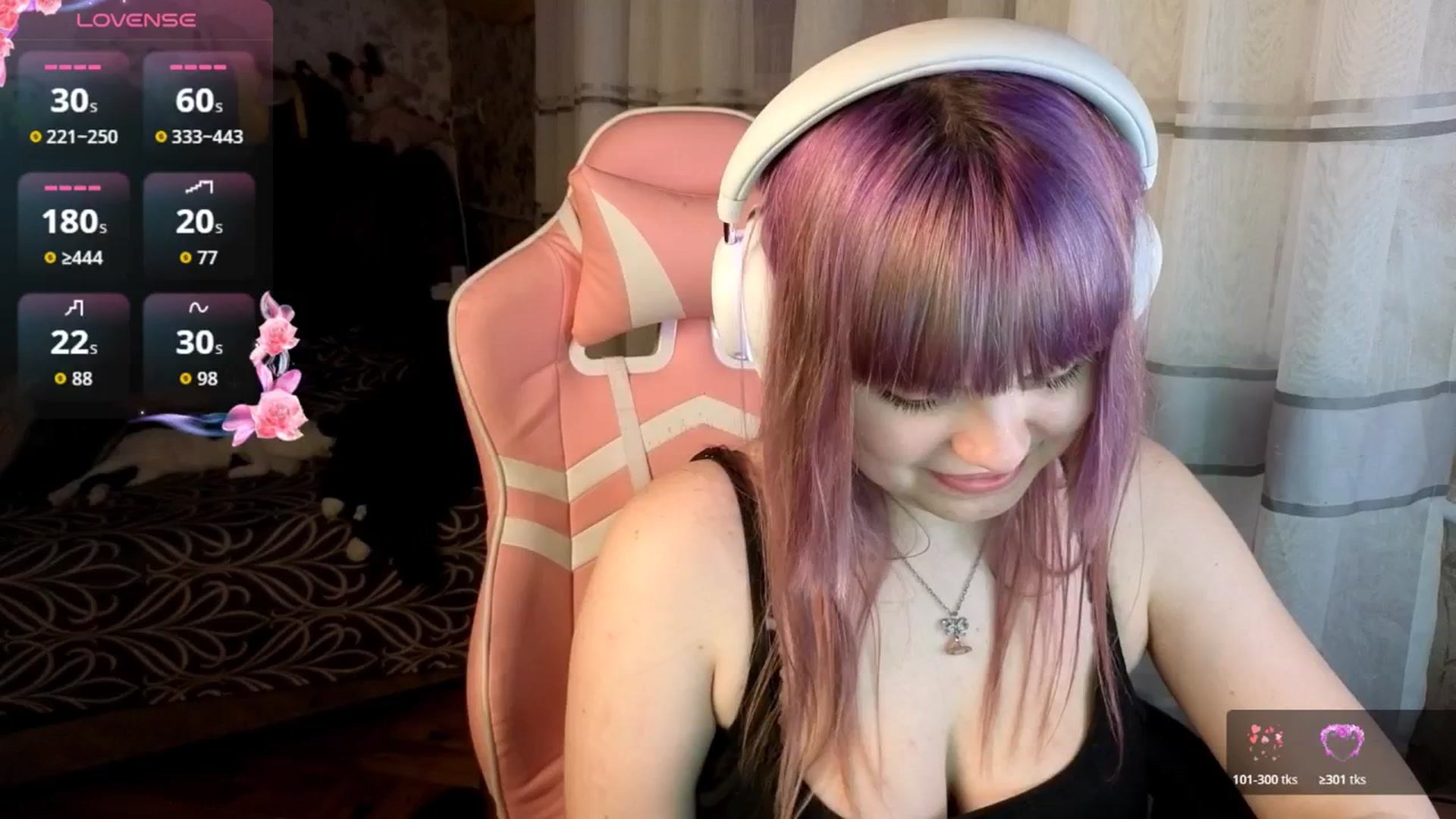 Gallery image thumbnail from LovelyKriss's myfreecams stream on, 03/11/2026, 02:57 image 19 of 20