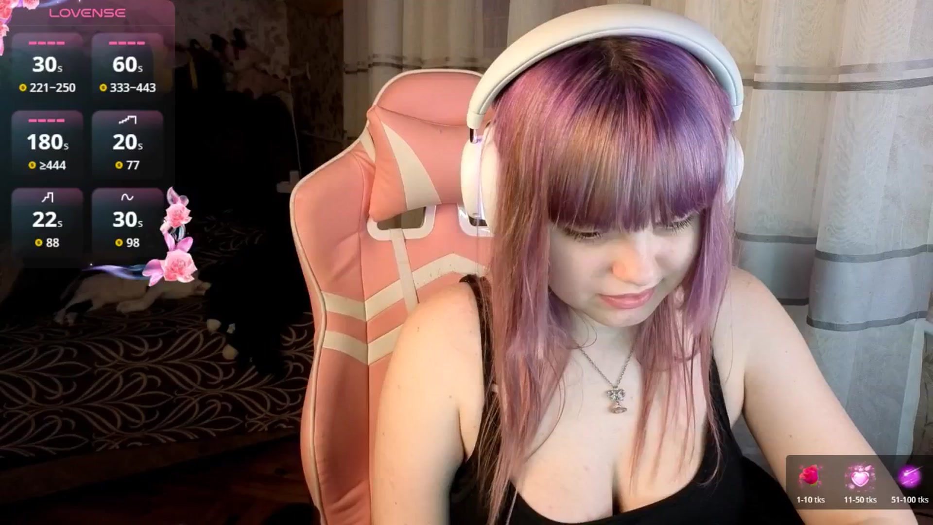 Gallery image thumbnail from LovelyKriss's myfreecams stream on, 03/11/2026, 02:57 image 18 of 20