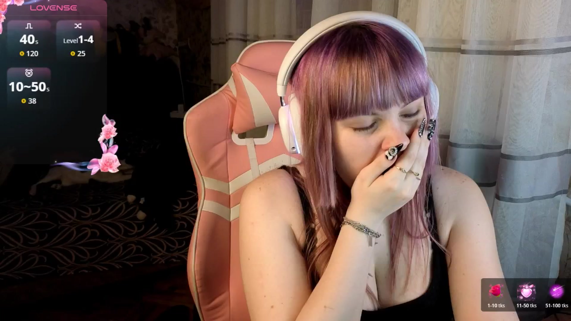 Gallery image thumbnail from LovelyKriss's myfreecams stream on, 03/11/2026, 02:57 image 20 of 20
