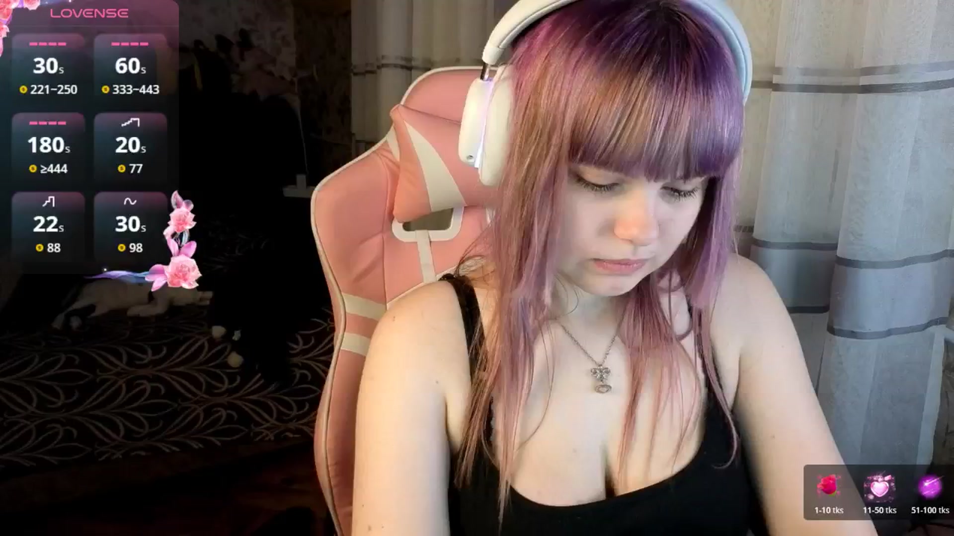 Gallery image thumbnail from LovelyKriss's myfreecams stream on, 03/11/2026, 02:57 image 17 of 20