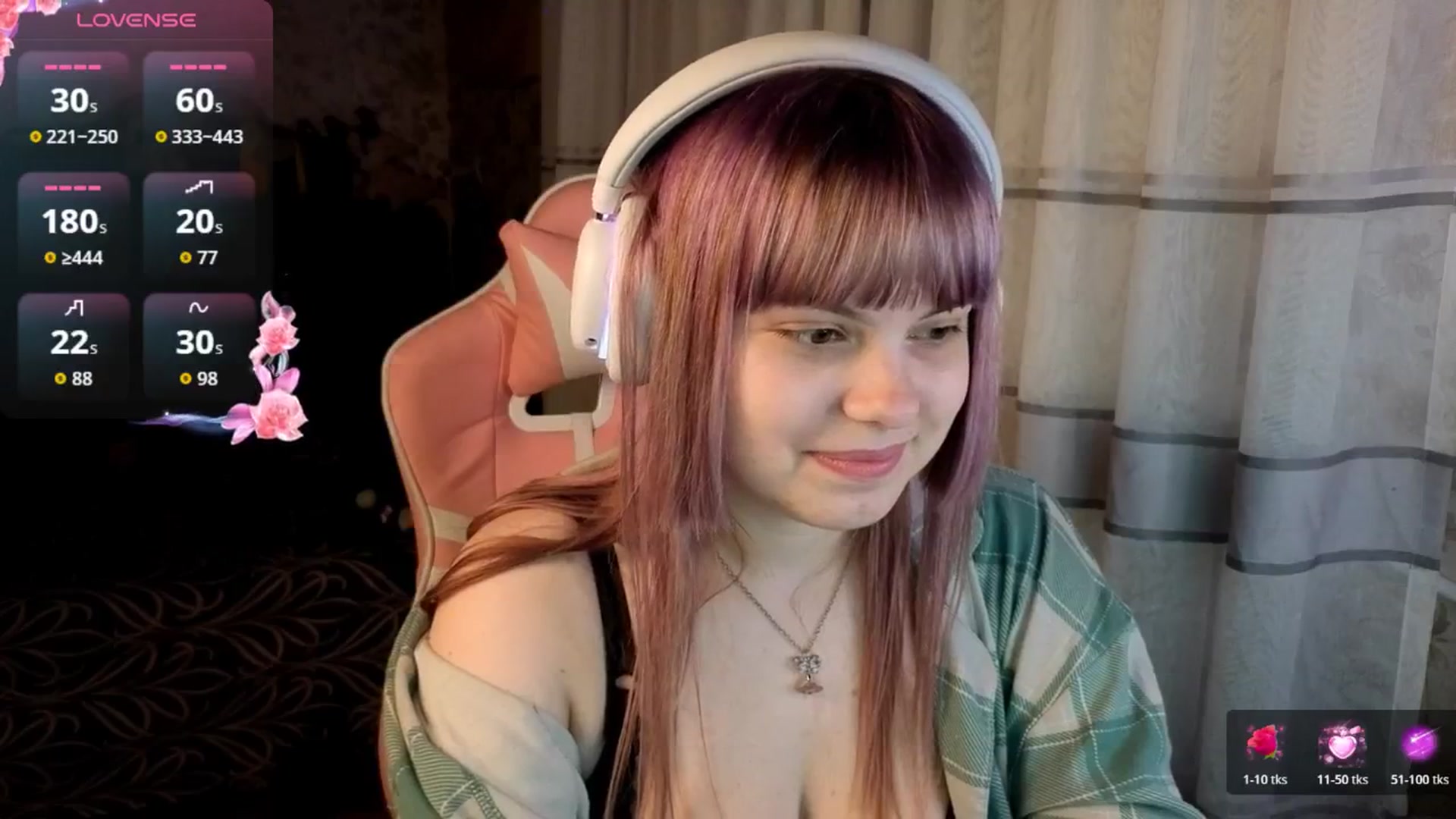 Gallery image thumbnail from LovelyKriss's myfreecams stream on, 03/16/2026, 04:03 image 5 of 20