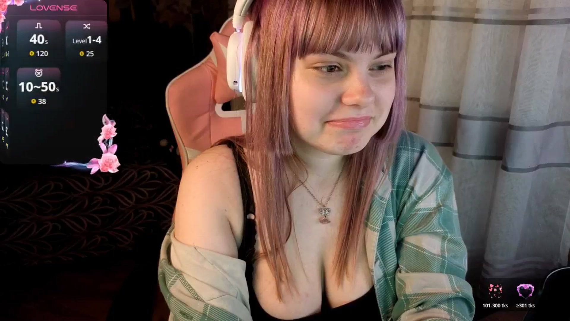 Gallery image thumbnail from LovelyKriss's myfreecams stream on, 03/16/2026, 04:03 image 8 of 20
