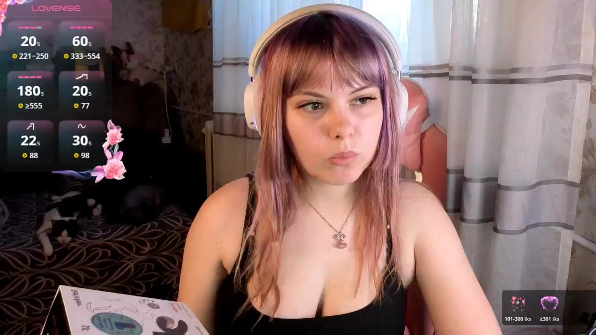 Gallery image thumbnail from LovelyKriss's myfreecams stream on, 03/17/2026, 04:17 image 17 of 20