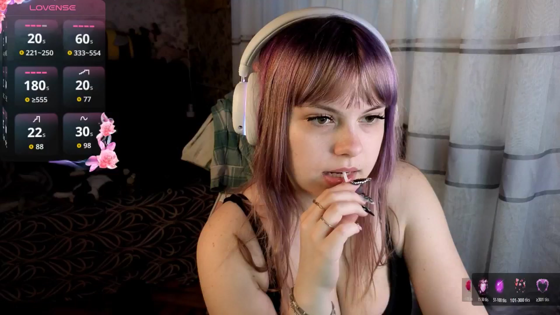 Gallery image thumbnail from LovelyKriss's myfreecams stream on, 03/17/2026, 04:17 image 9 of 20