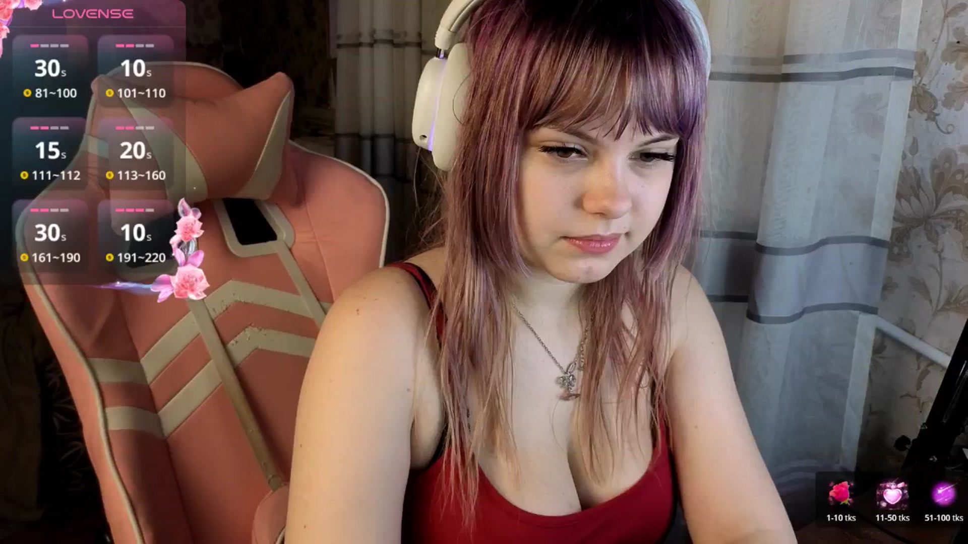 Gallery image thumbnail from LovelyKriss's myfreecams stream on, 03/19/2026, 01:32 image 3 of 20