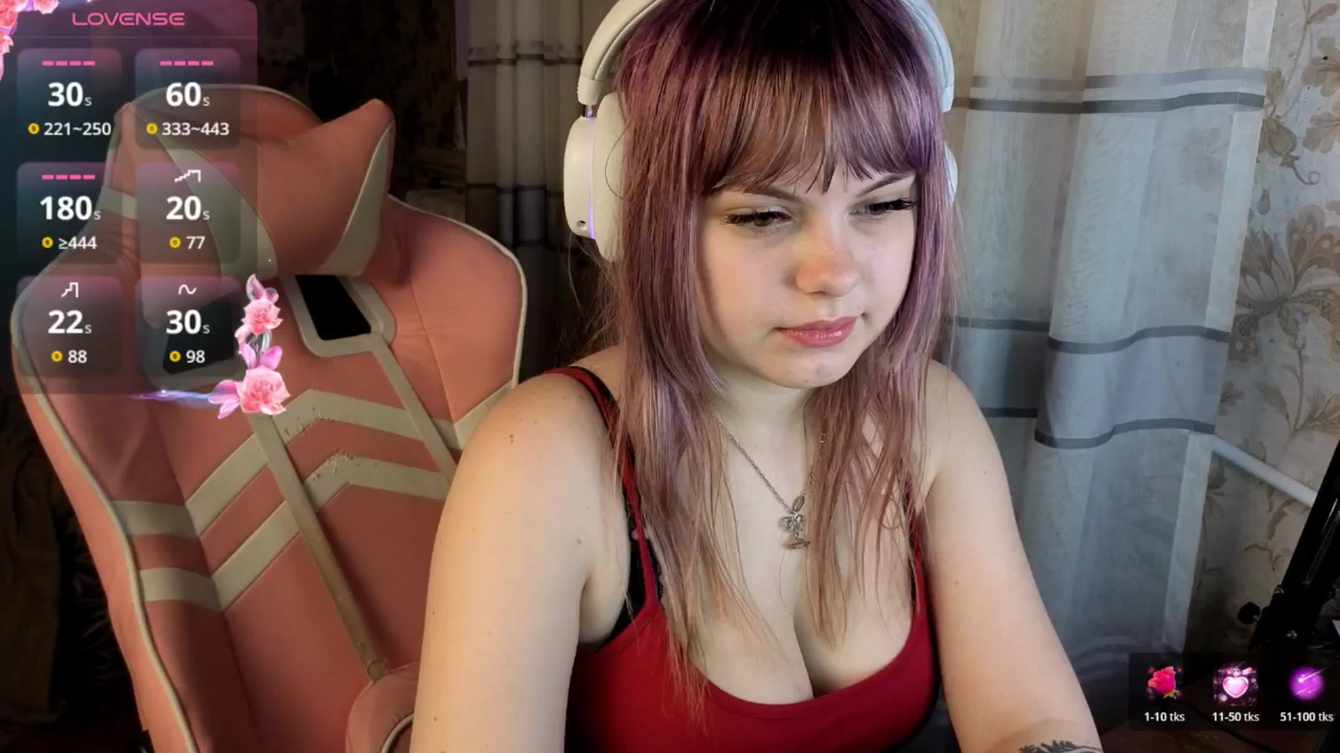 Gallery image thumbnail from LovelyKriss's myfreecams stream on, 03/19/2026, 01:32 image 18 of 20