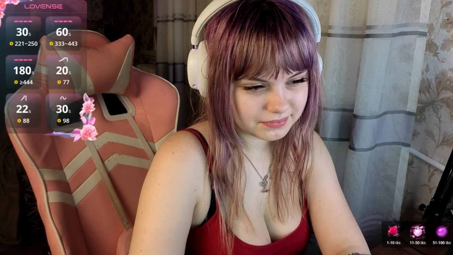 Gallery image thumbnail from LovelyKriss's myfreecams stream on, 03/19/2026, 01:32 image 7 of 20