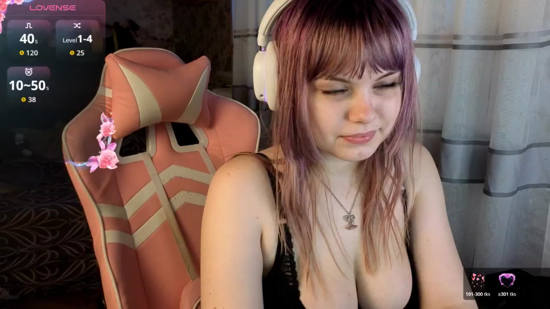 Gallery image thumbnail from LovelyKriss's myfreecams stream on, 03/19/2026, 04:30 image 18 of 20