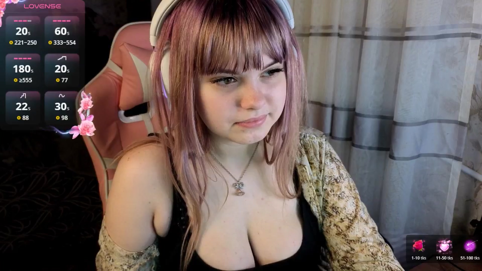 Gallery image thumbnail from LovelyKriss's myfreecams stream on, 03/23/2026, 24:45 image 9 of 20