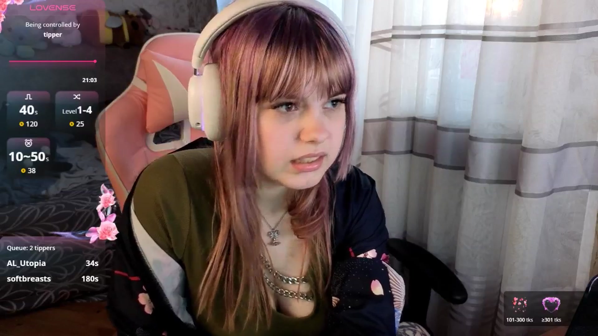 Gallery image thumbnail from LovelyKriss's myfreecams stream on, 03/23/2026, 04:38 image 6 of 20