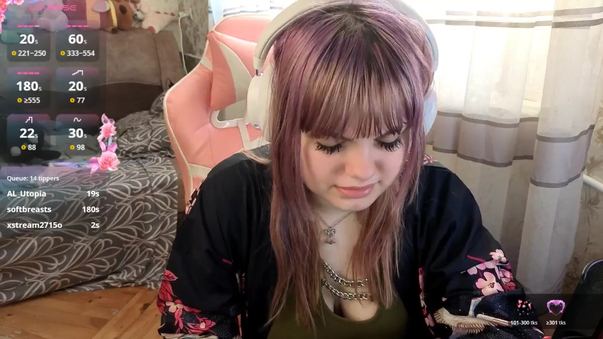 Gallery image thumbnail from LovelyKriss's myfreecams stream on, 03/23/2026, 04:38 image 19 of 20