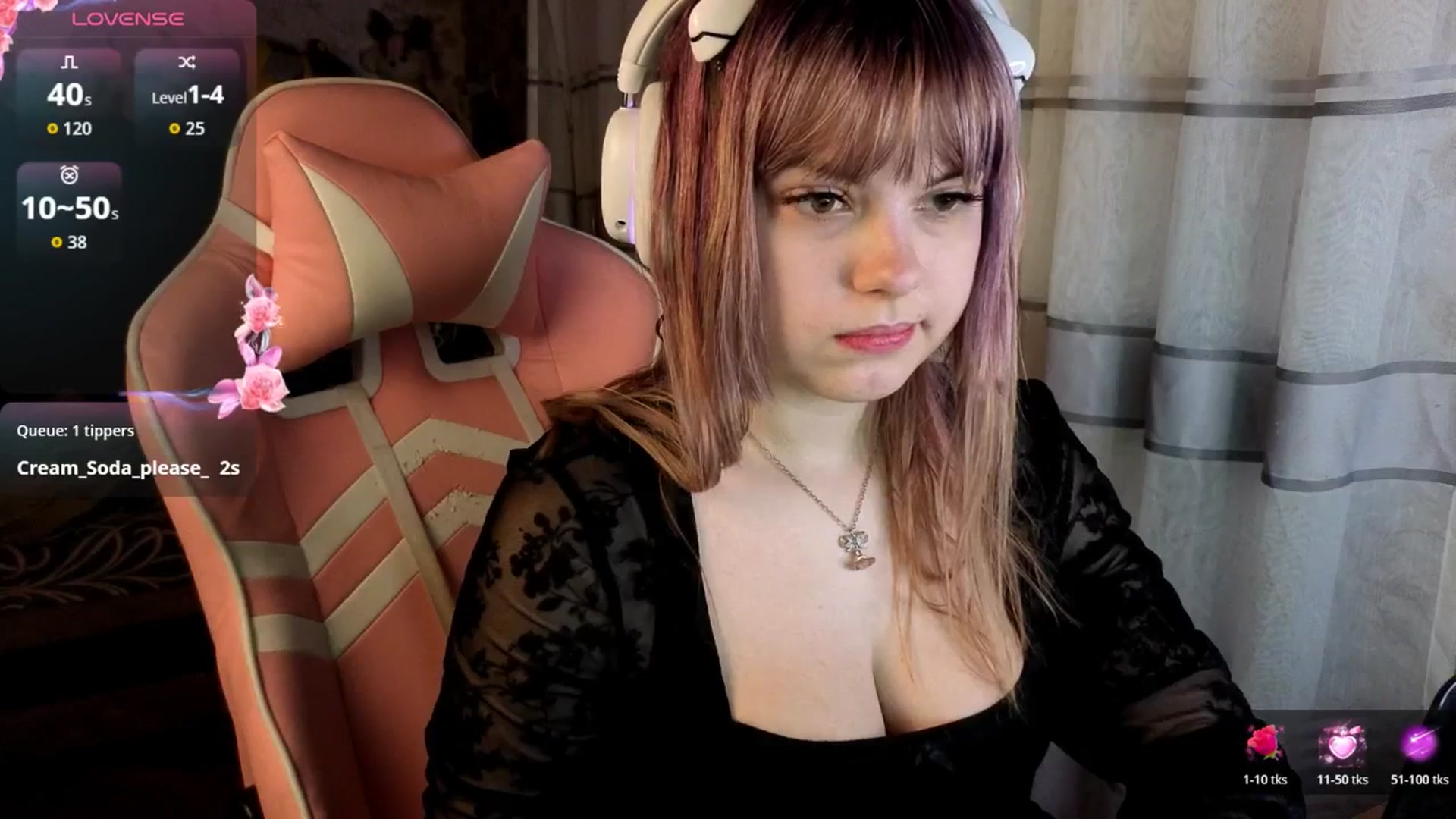 Gallery image thumbnail from LovelyKriss's myfreecams stream on, 03/25/2026, 03:50 image 12 of 20