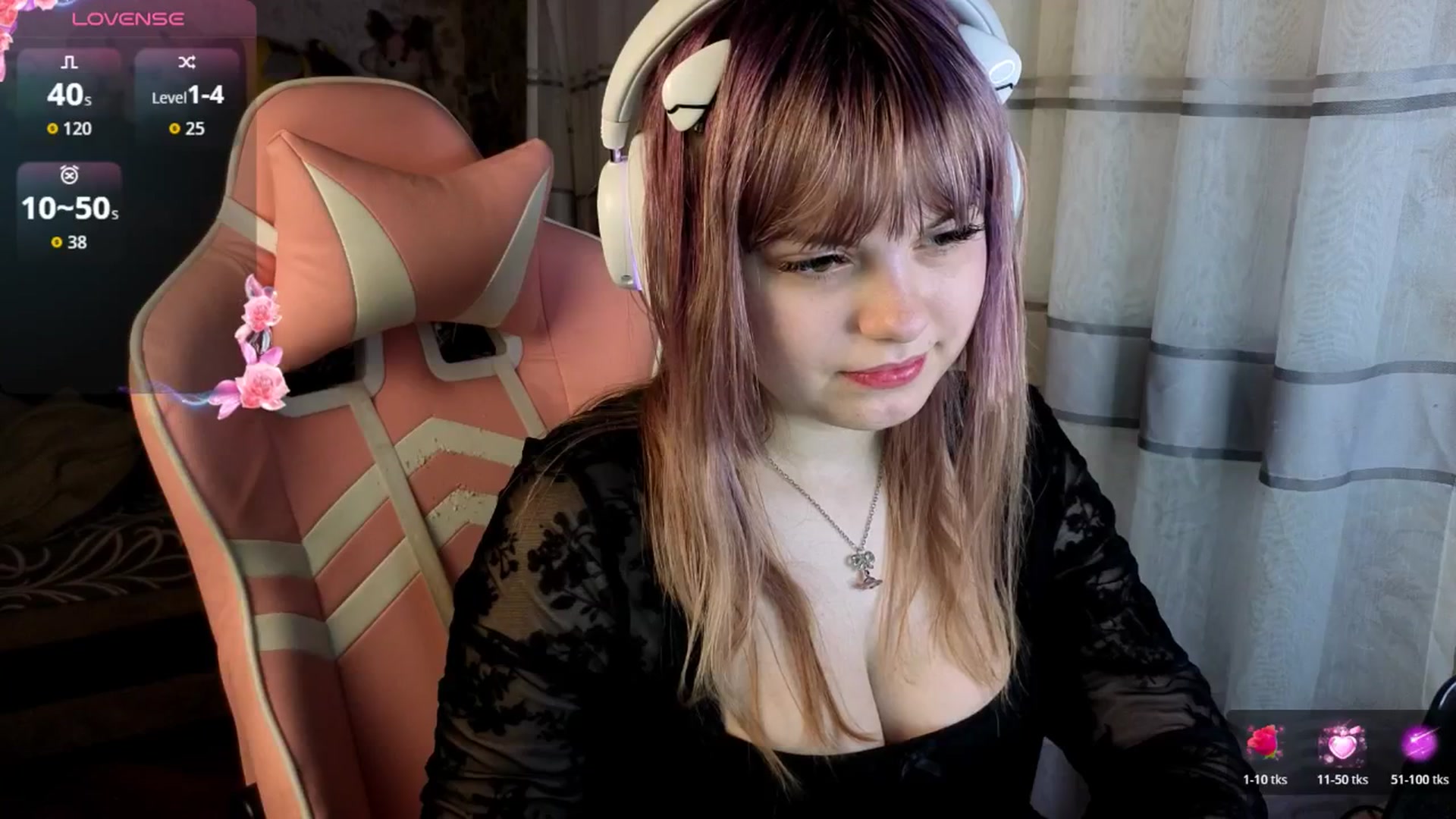 Gallery image thumbnail from LovelyKriss's myfreecams stream on, 03/25/2026, 03:50 image 9 of 20