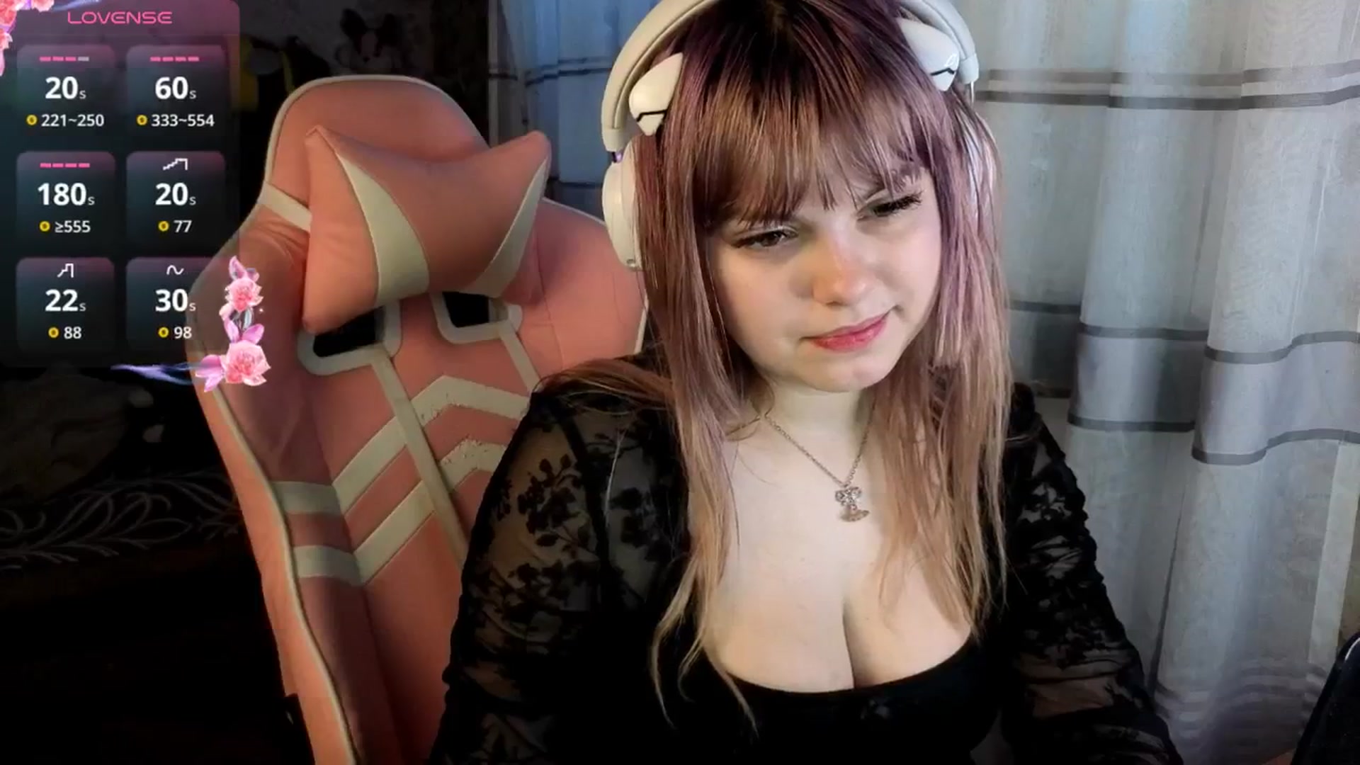 Gallery image thumbnail from LovelyKriss's myfreecams stream on, 03/25/2026, 03:50 image 20 of 20