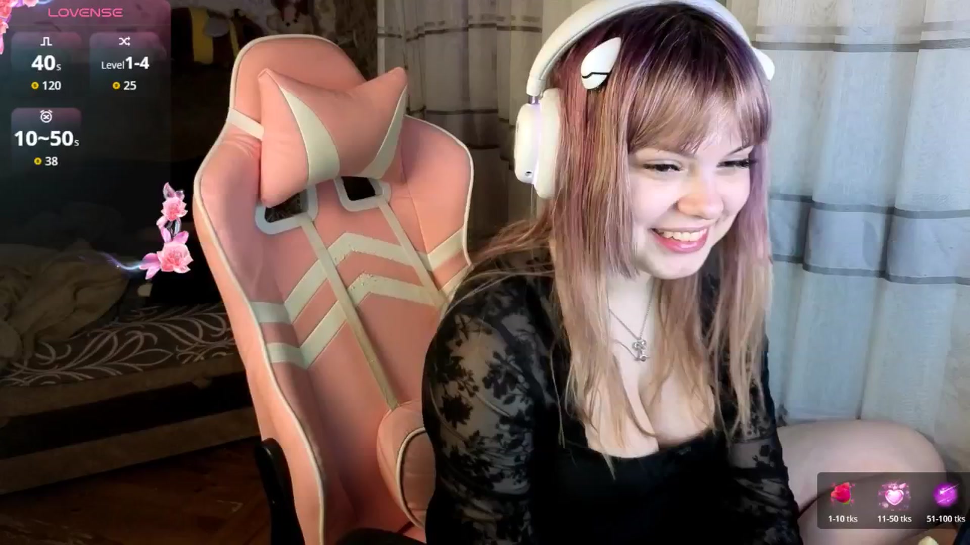 Gallery image thumbnail from LovelyKriss's myfreecams stream on, 03/25/2026, 03:50 image 2 of 20