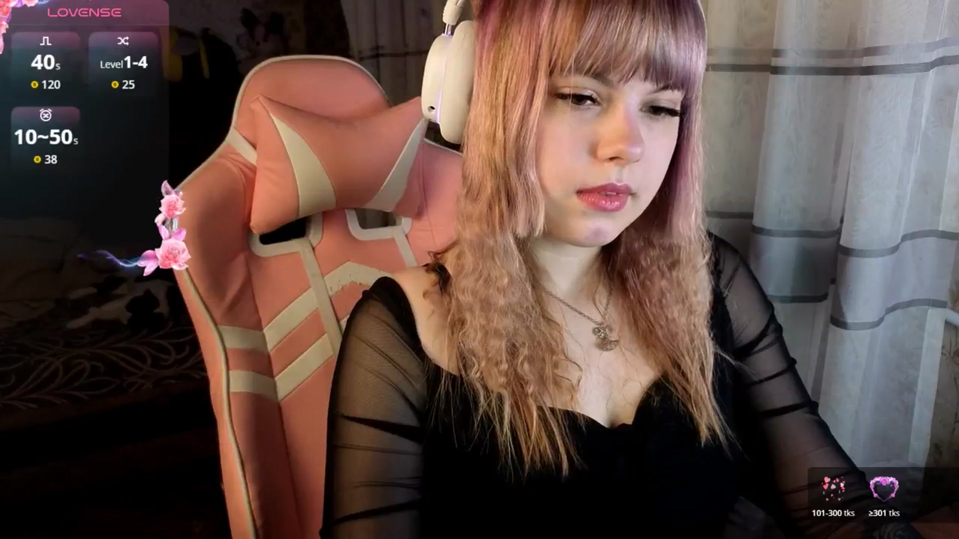 Gallery image thumbnail from LovelyKriss's myfreecams stream on, 03/26/2026, 01:13 image 17 of 20