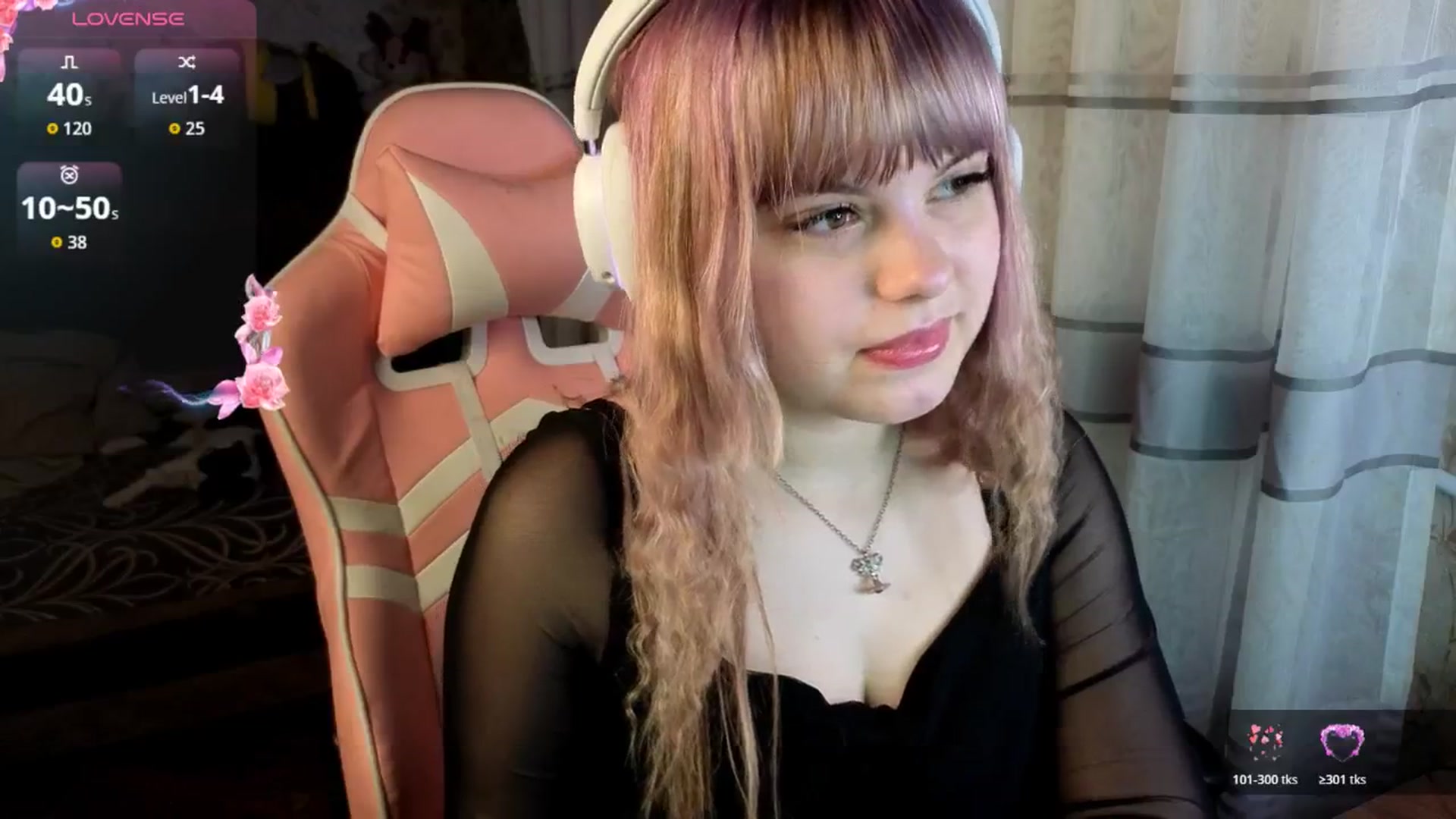 Gallery image thumbnail from LovelyKriss's myfreecams stream on, 03/26/2026, 01:13 image 18 of 20