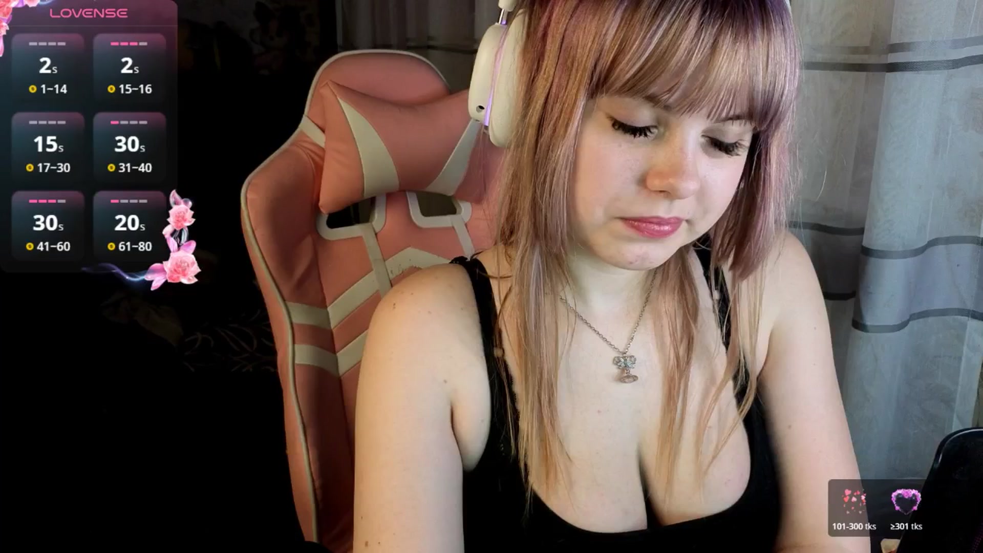 Gallery image thumbnail from LovelyKriss's myfreecams stream on, 03/30/2026, 01:54 image 4 of 20