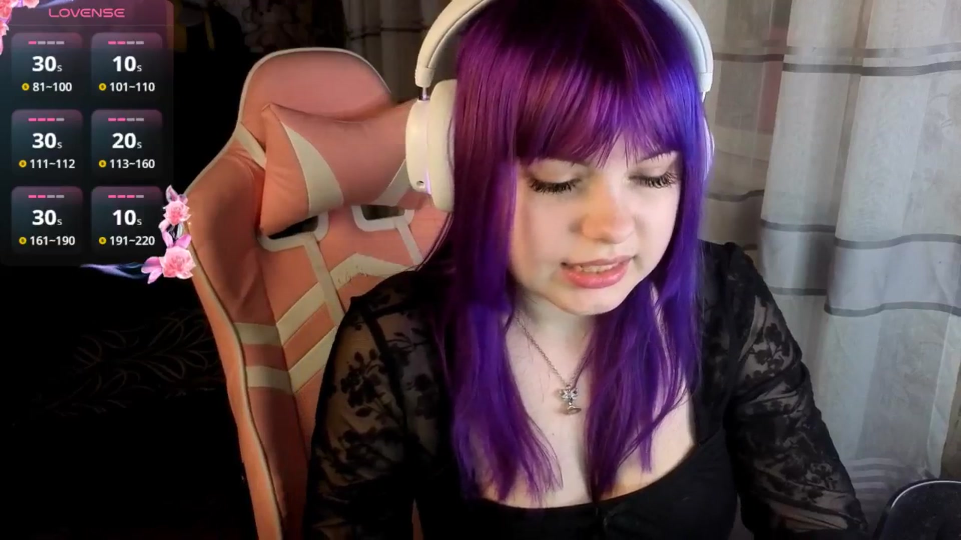 Gallery image thumbnail from LovelyKriss's myfreecams stream on, 04/05/2026, 23:00 image 5 of 20
