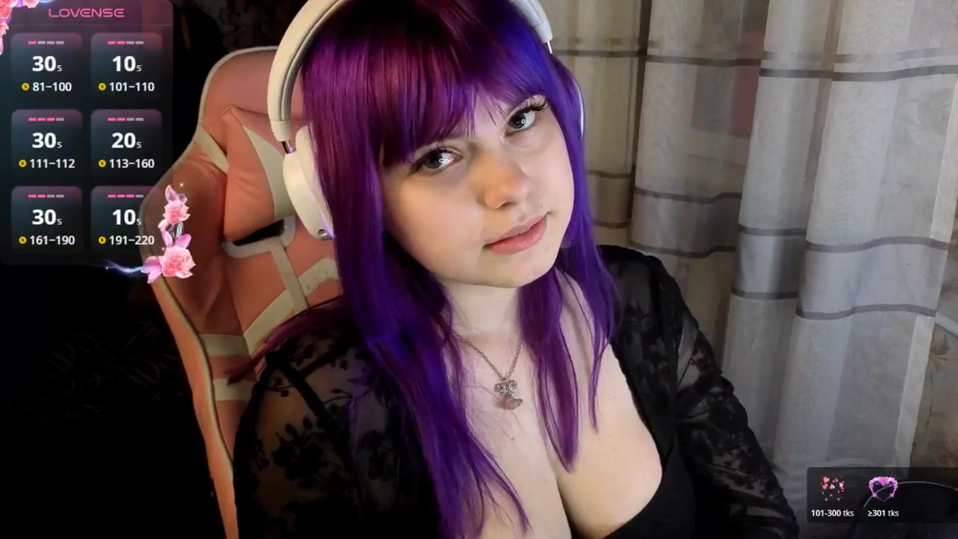 Gallery image thumbnail from LovelyKriss's myfreecams stream on, 04/05/2026, 23:00 image 11 of 20